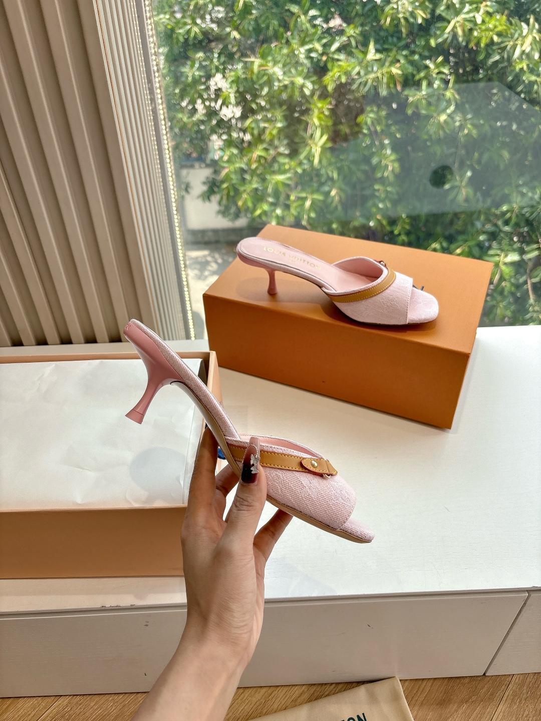 Bagsaaa LV 6AM Mule Pink