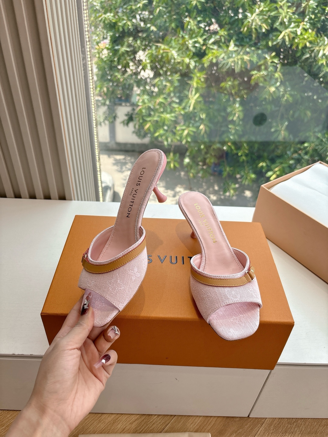 Bagsaaa LV 6AM Mule Pink