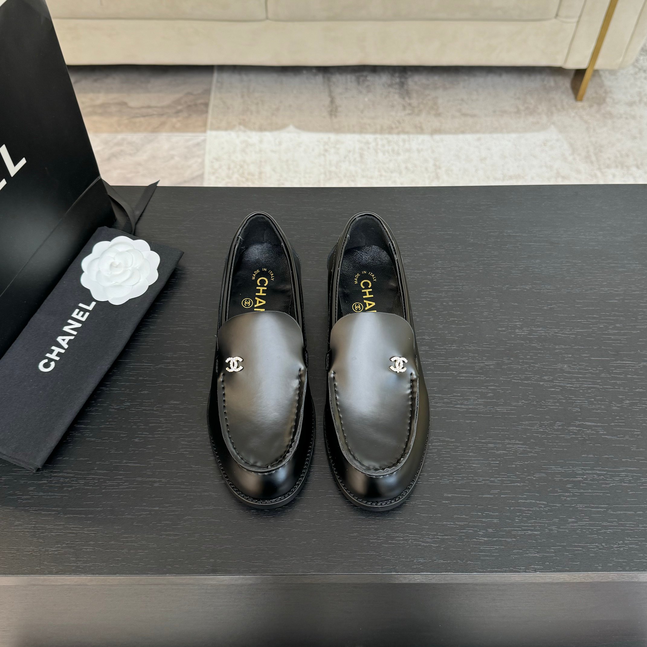 Bagsaaa Ch**el Moccasins G45615 Black