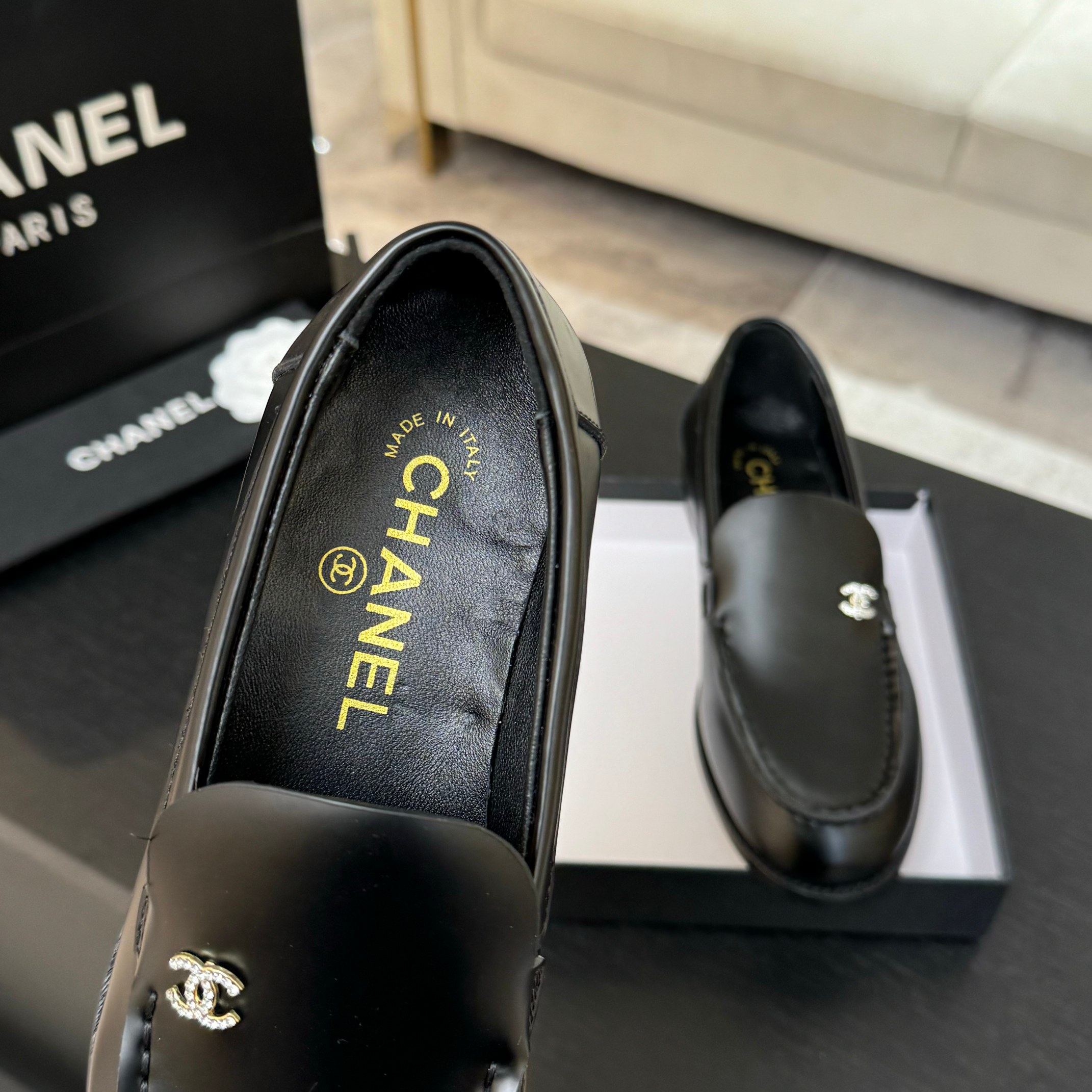 Bagsaaa Ch**el Moccasins G45615 Black