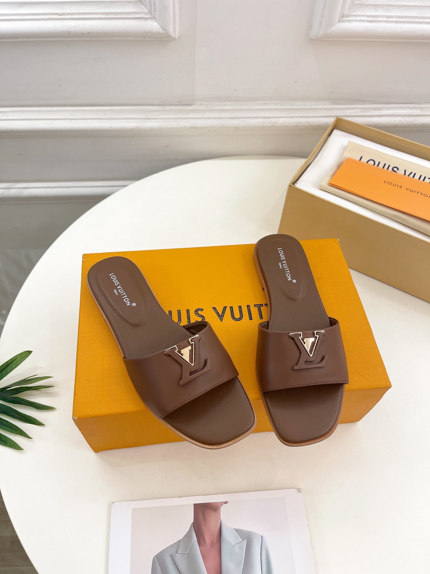 Bagsaaa LV Mare Flat Mule dark brown