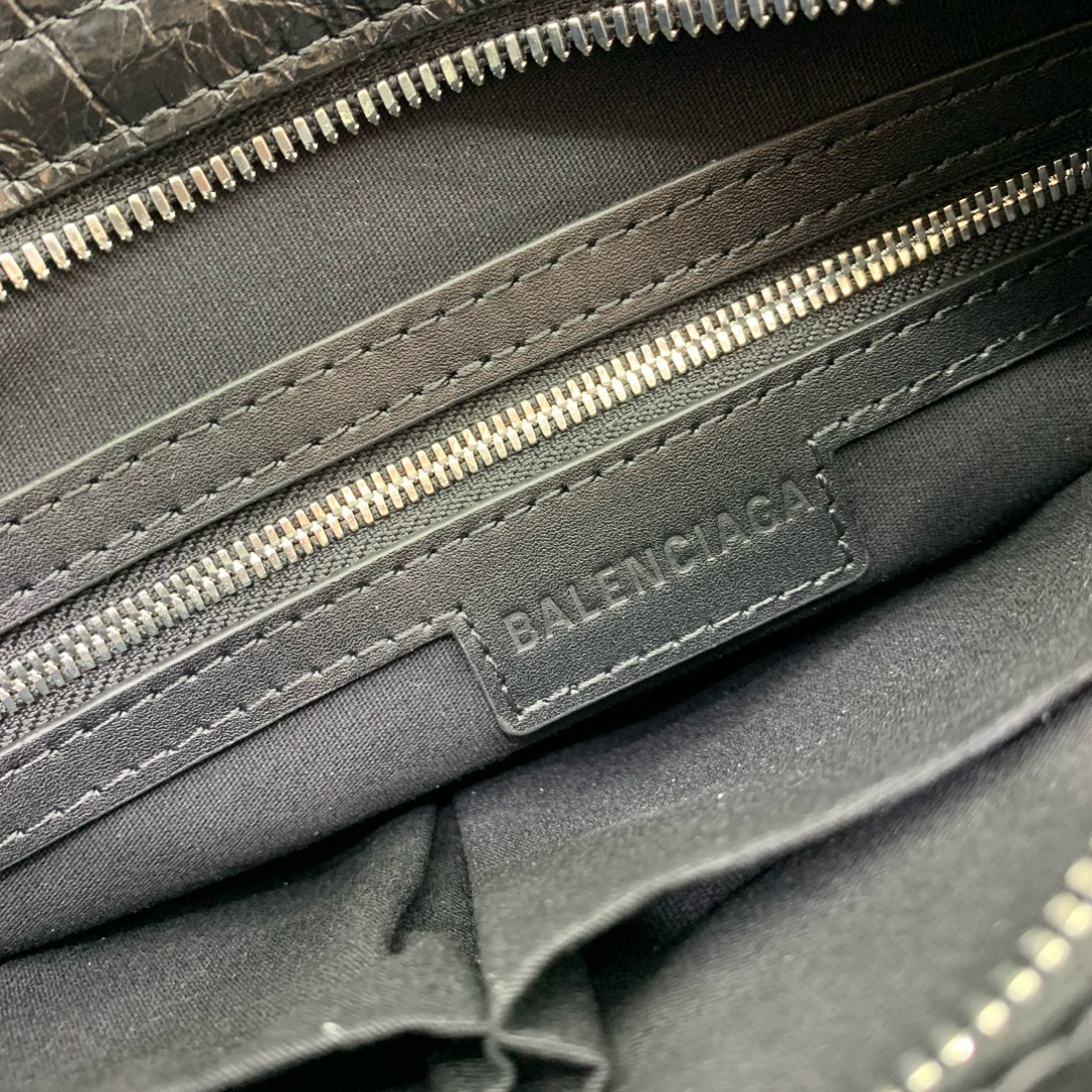 Bagsaaa Ba1en*iaga Le City Small Bag in black - 30x20x11cm