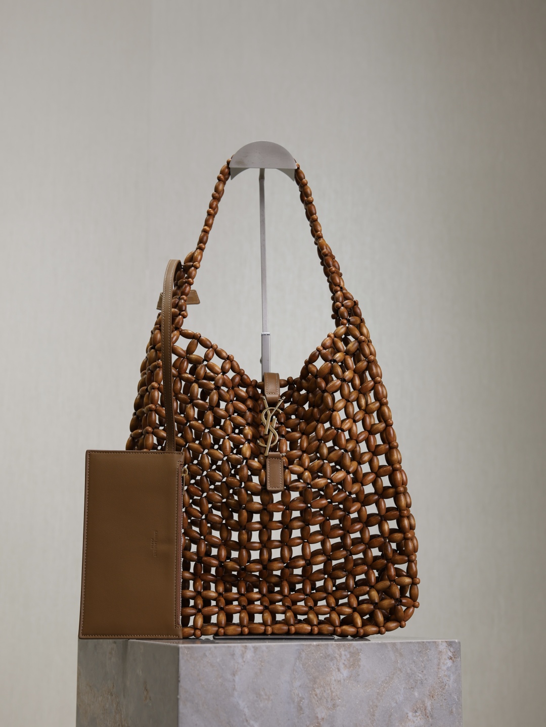 Bagsaaa Y51 le 5 à 7 large in wood beads 823807 brown - 35cm