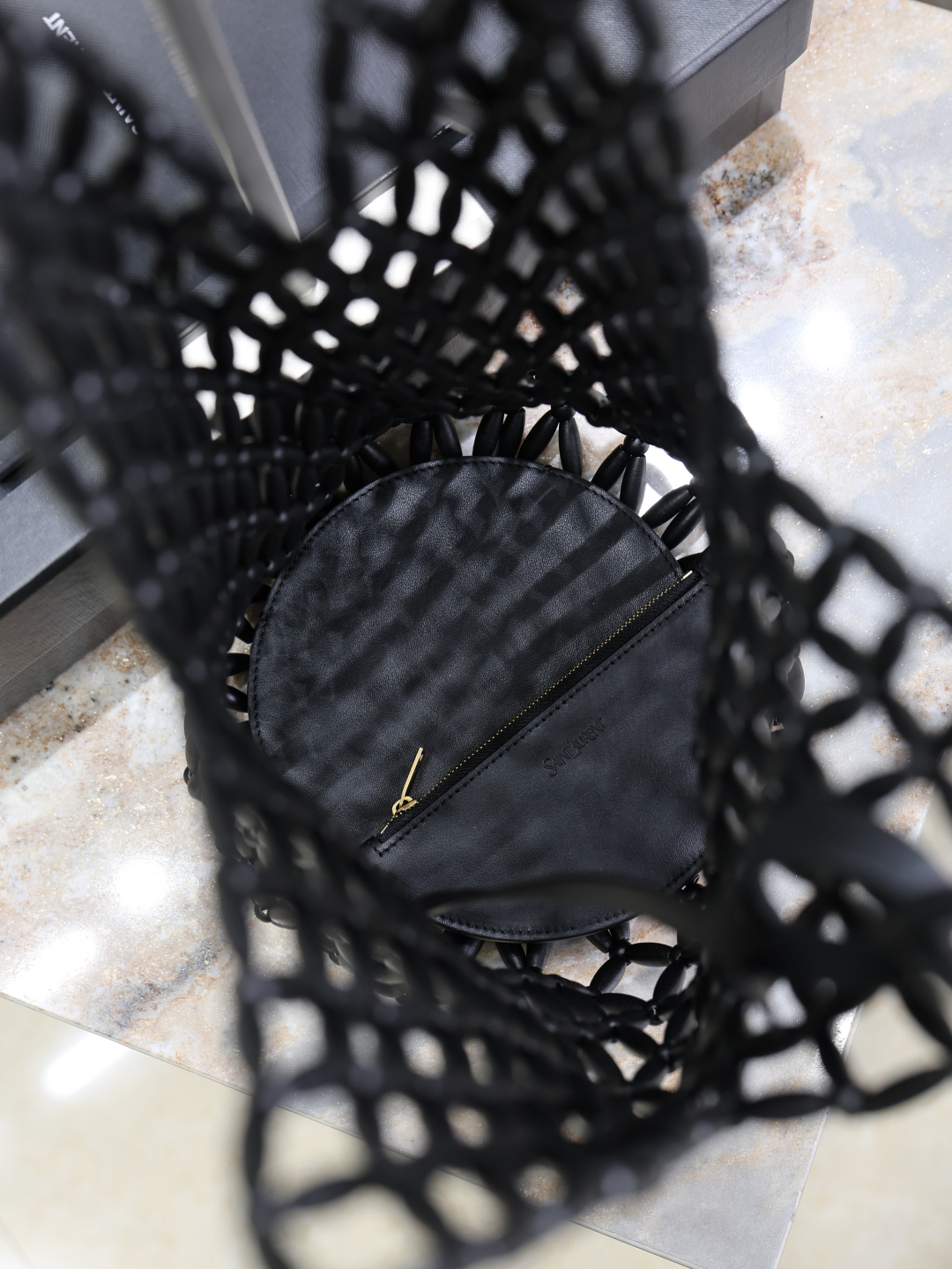 Bagsaaa Y51 S*pple bucket in wood beads 821911 black - 45cm