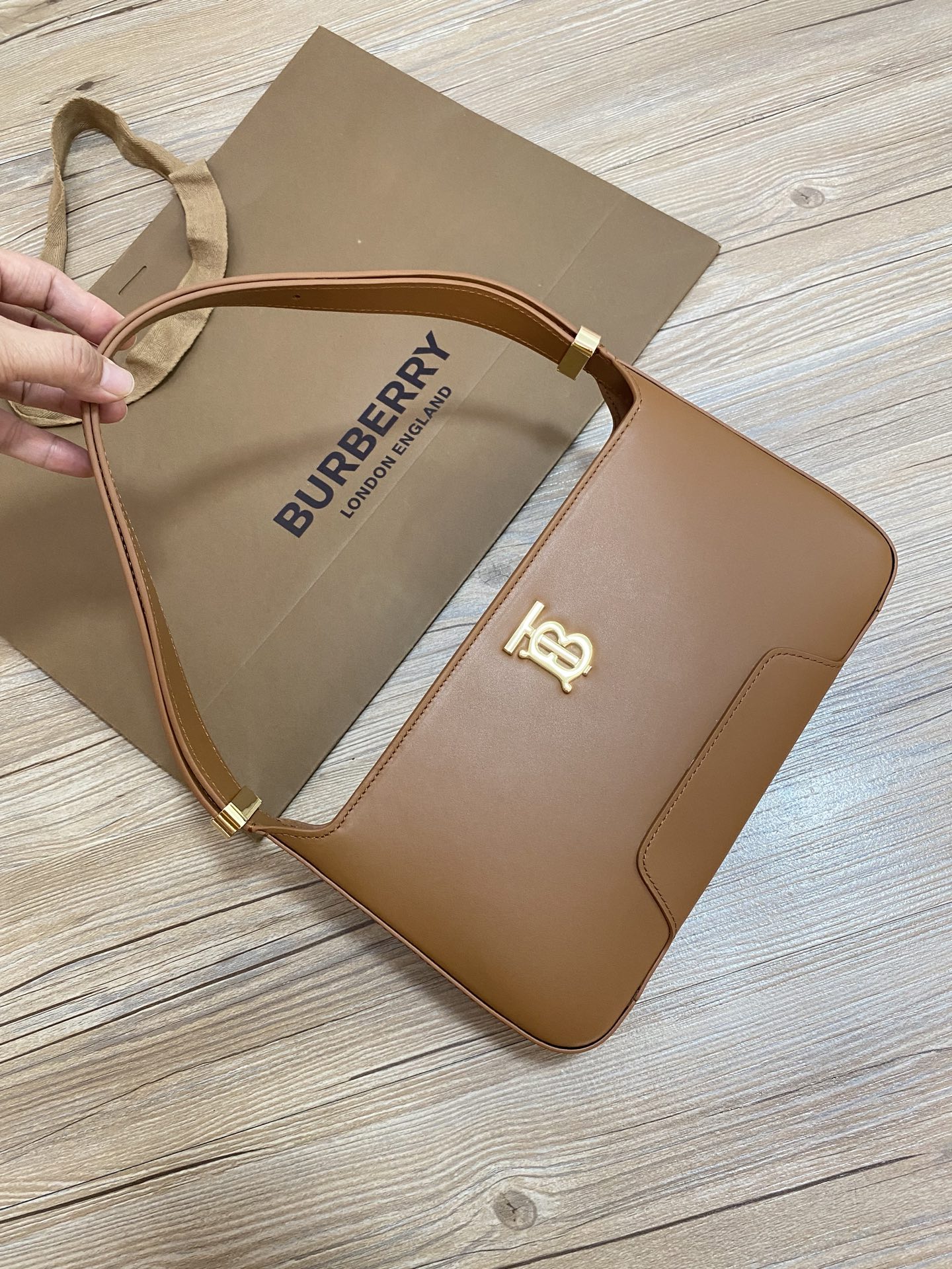 Bagsaaa Bv*b*rry Medium leather shoulder bag brown - 28cm