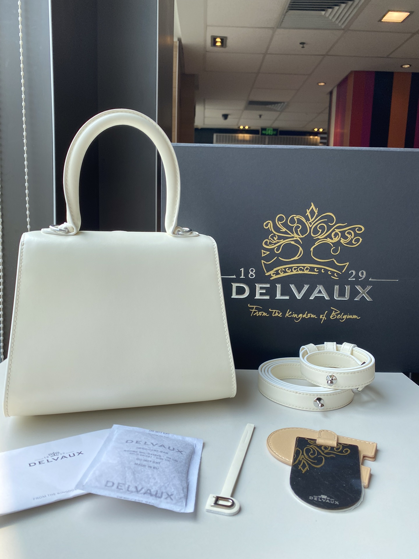 Bagsaaa Delvaux Brillant Mini White - 20cm