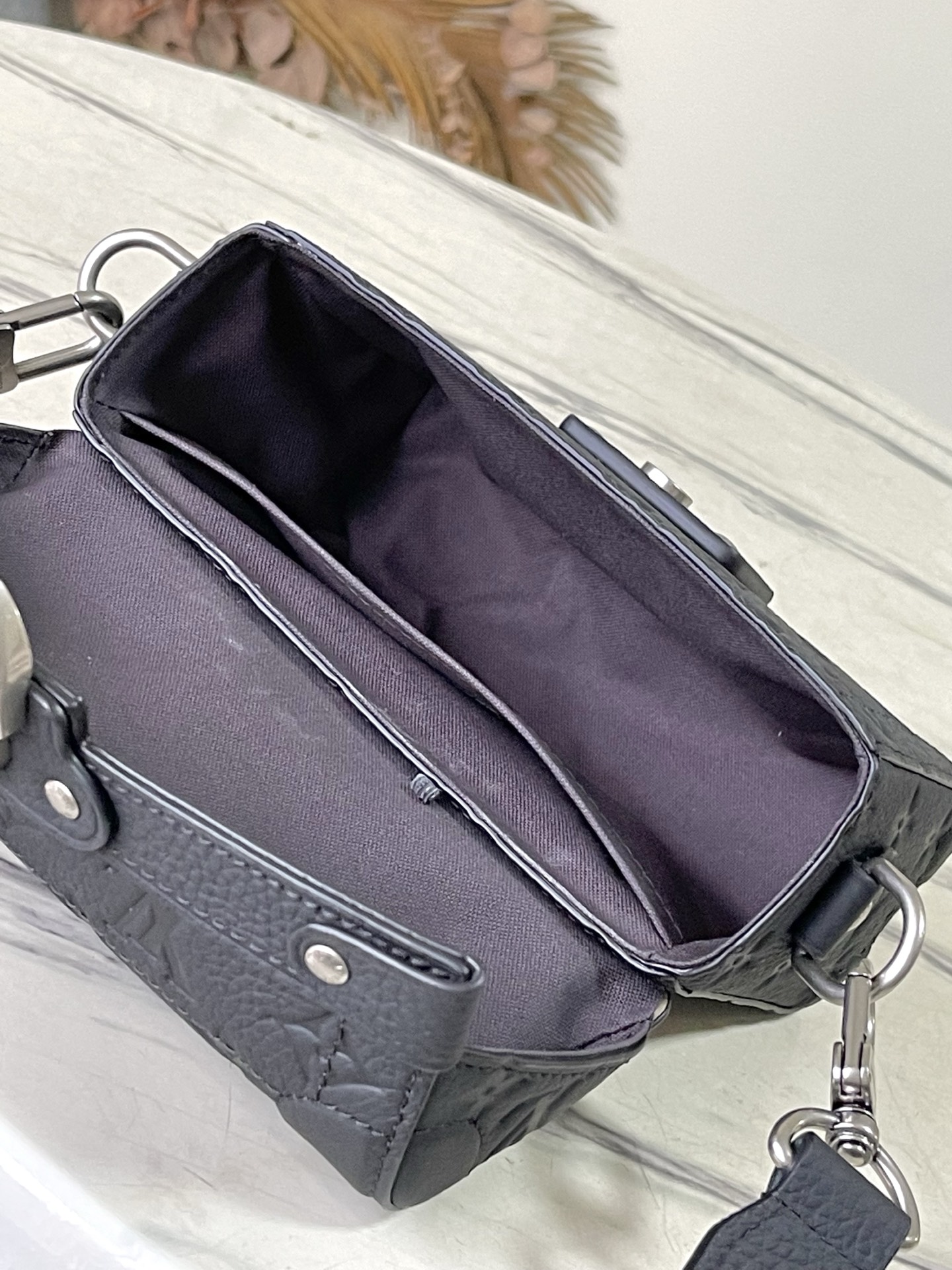 Bagsaaa LV M13871 Soul Trunk Black - 19cm