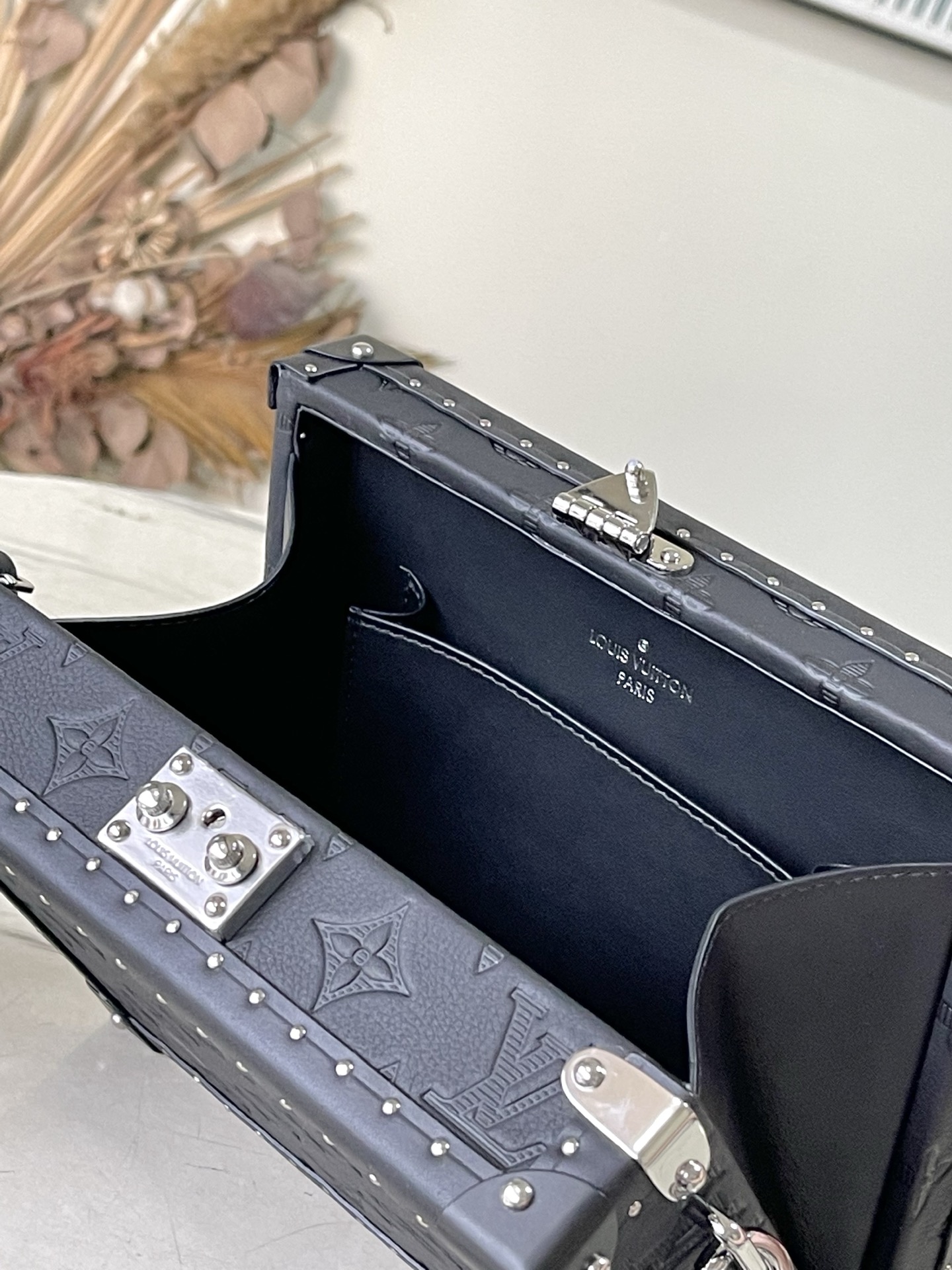 Bagsaaa LV M12876 Clutch Box Black - 24cm