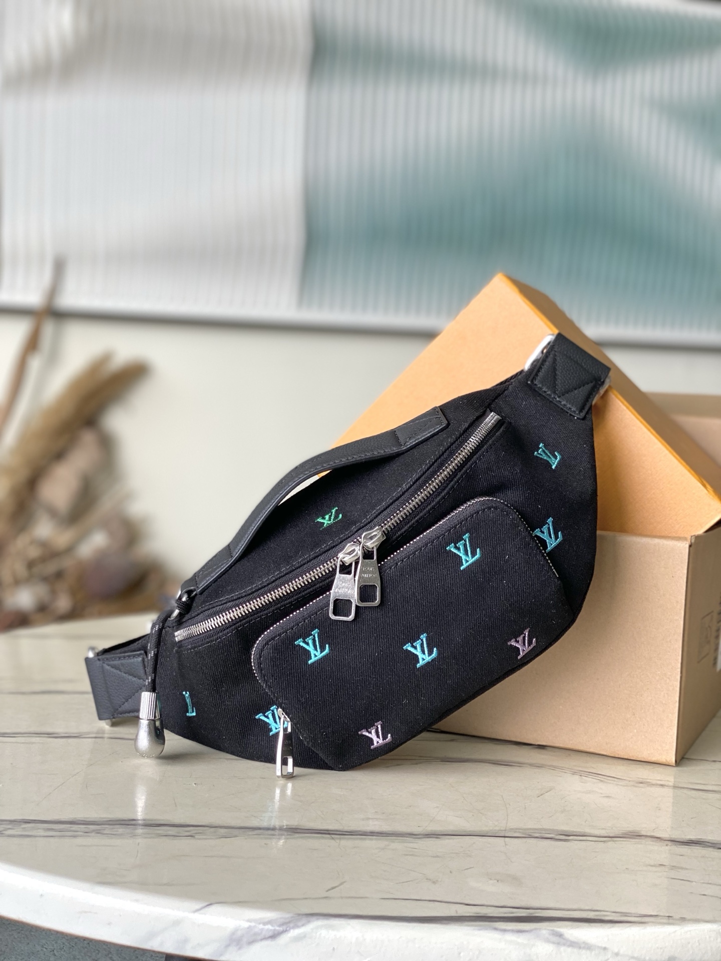 Bagsaaa LV M13961 Rush Bumbag Gradient Blue - 30cm