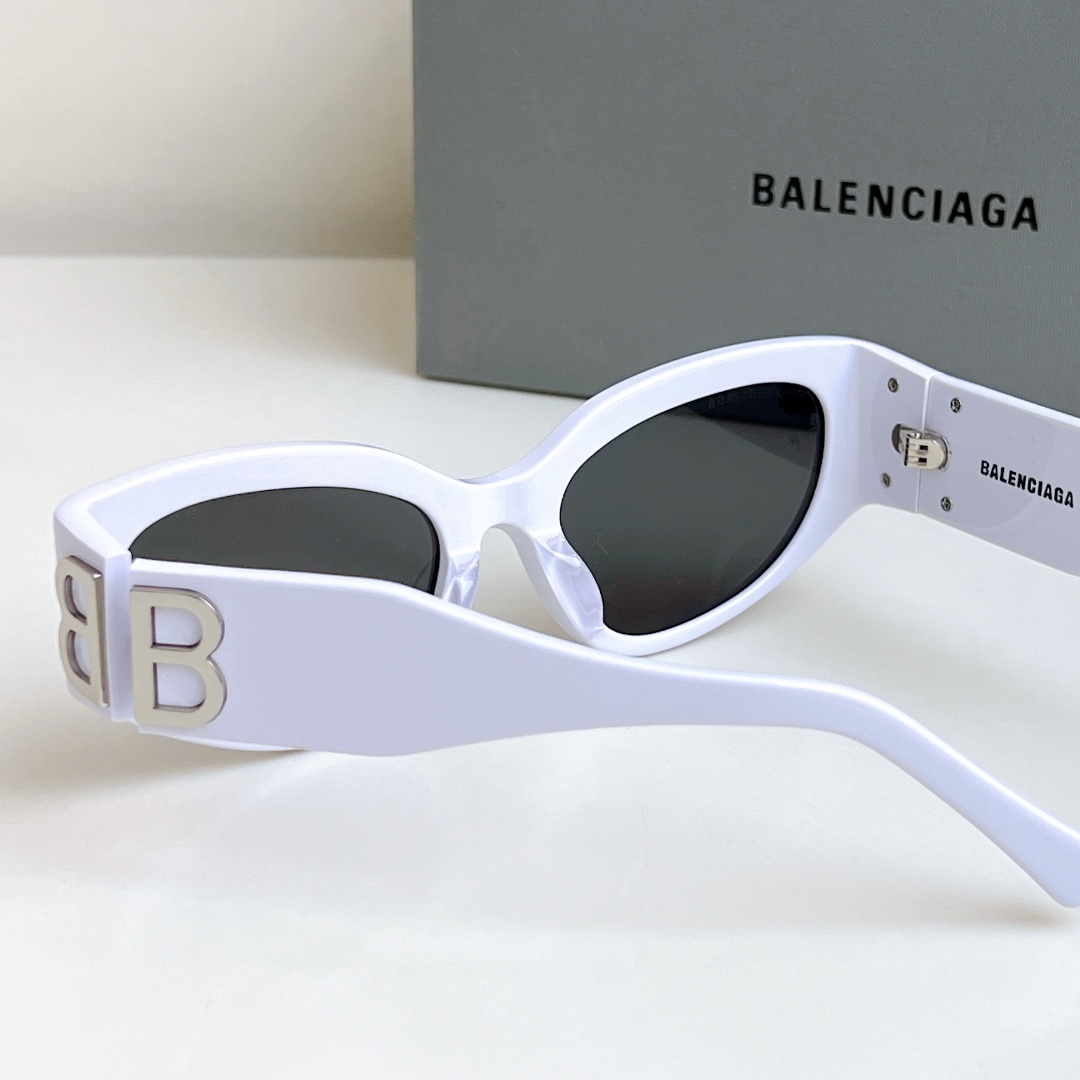 Bagsaaa Ba1en*iaga Bossy Round Af Sunglasses in White