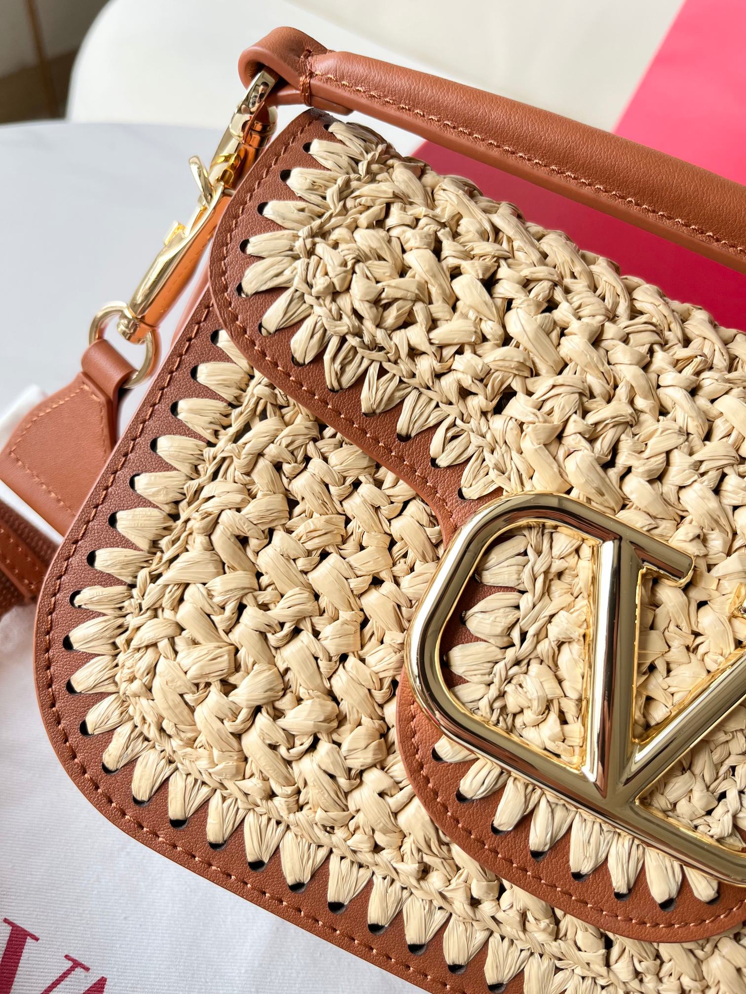 Bagsaaa Va1e*ntin0 Garavani Alltime Raffia Shoulder Bag - 23.5cm