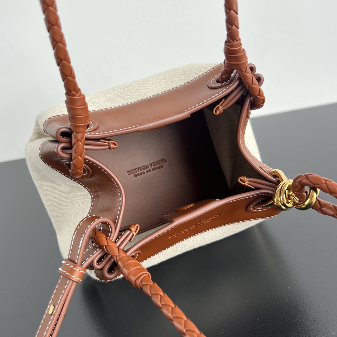 Bagsaaa B0tt*ga Ven*ta Small Parachute 826220 Natural/Lightwood - 20cm