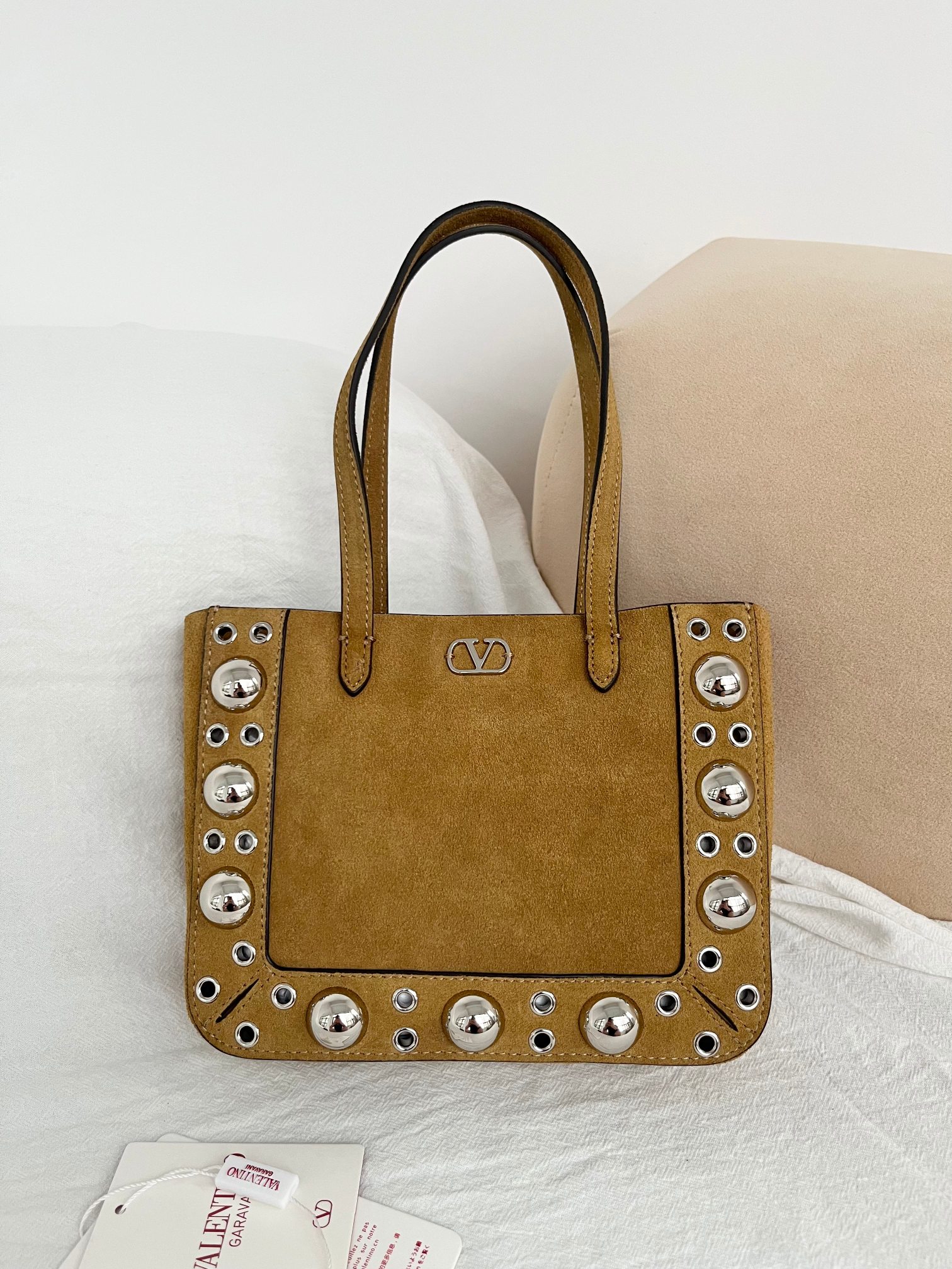 Bagsaaa Va1e*ntin0 Garavani Nellcôte Mini Suede Shopping Bag brown - 21cm