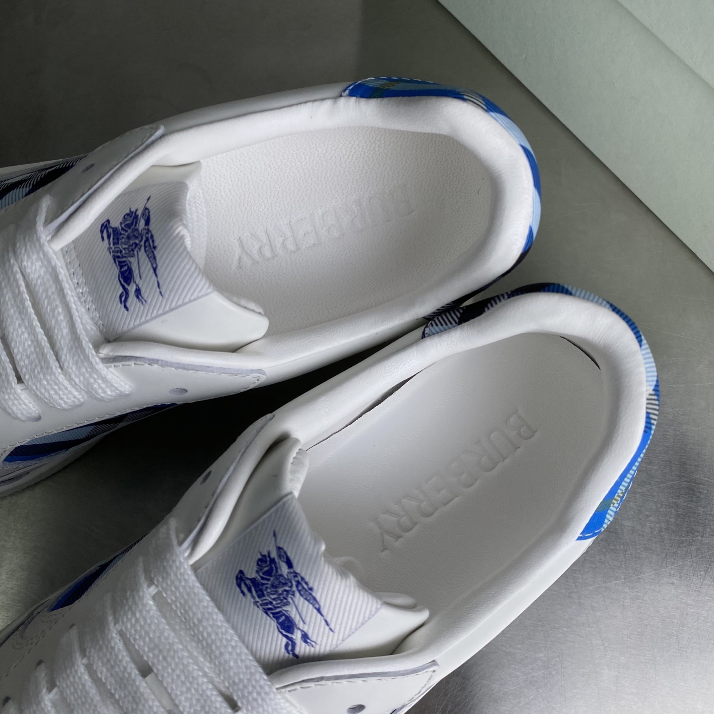Bagsaaa Bv*b*rry Leather and Check Terrace Sneakers​ Blue