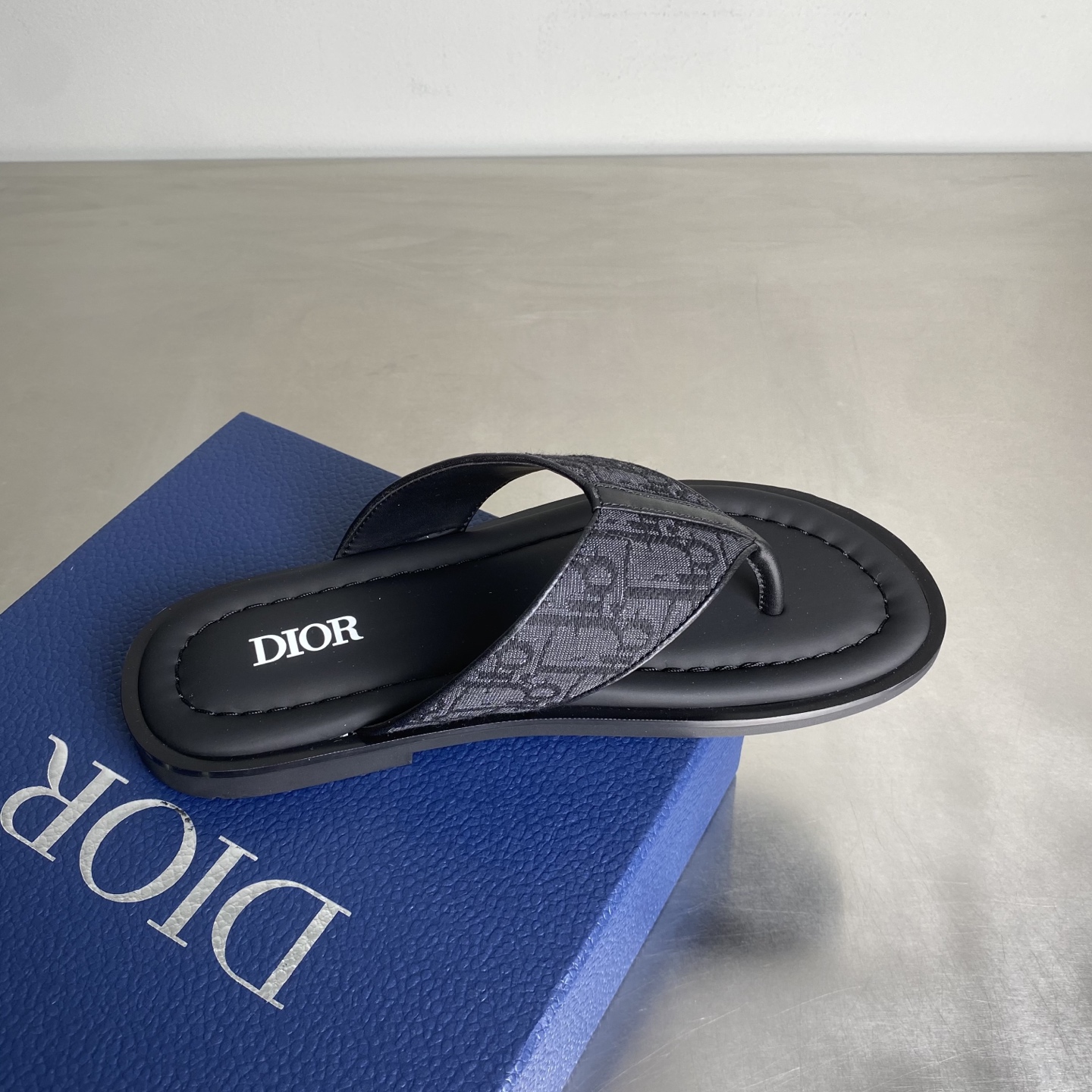 Bagsaaa D10r Alias Thong Sandal Black D10r Oblique Jacquard