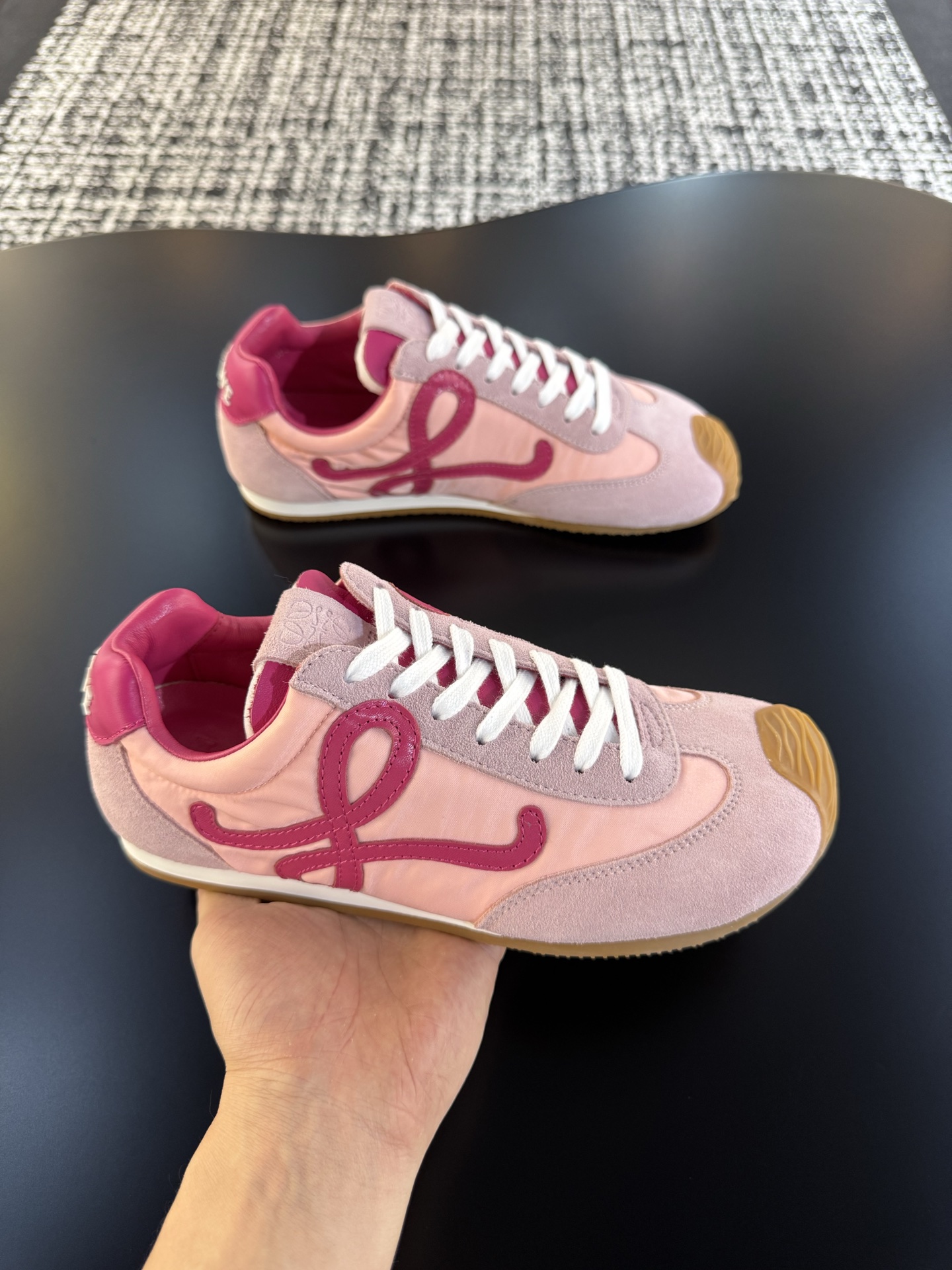 Bagsaaa L0ew* Ballet Runner 2.0 in nylon and calfskin Baby Pink