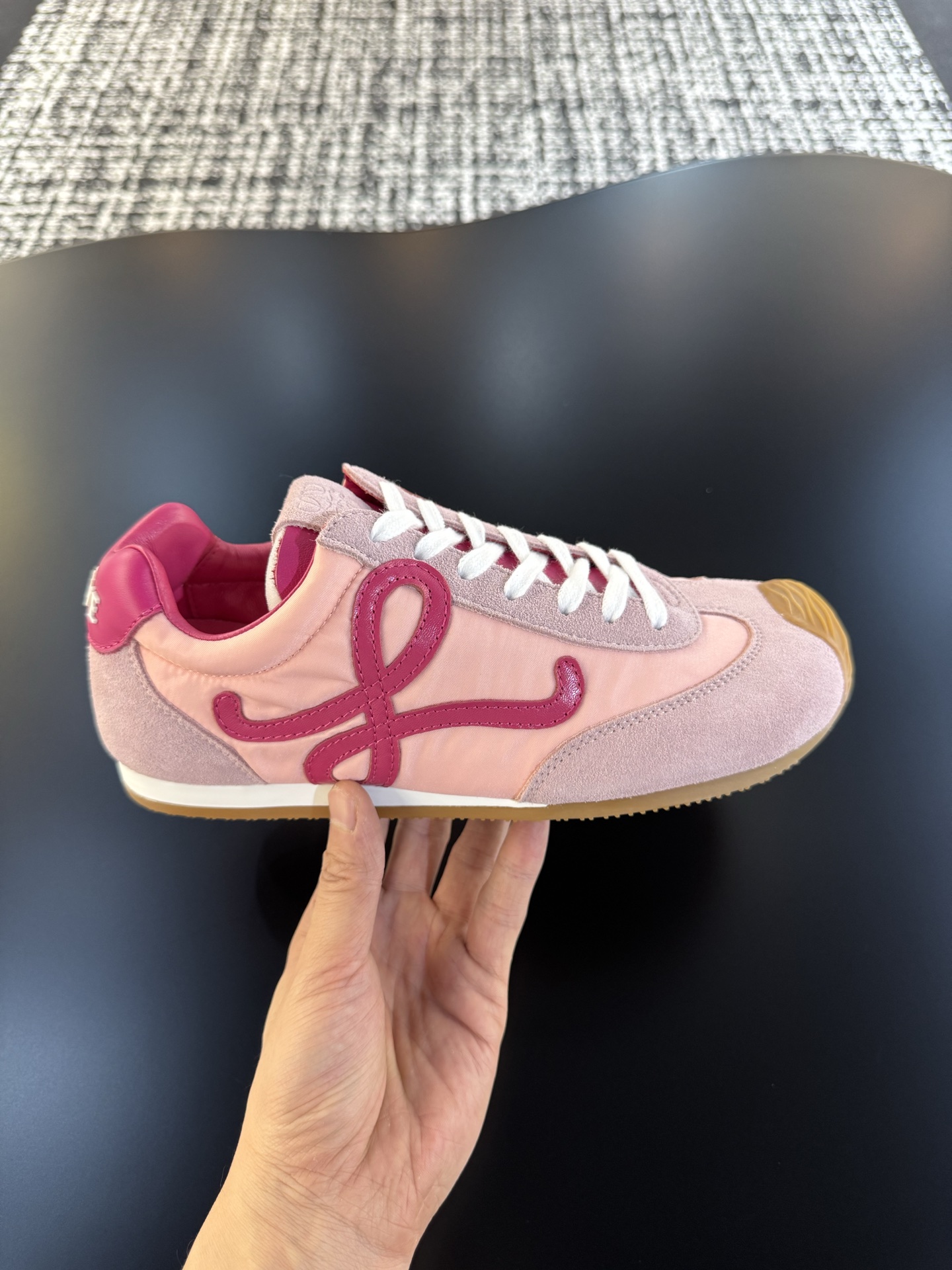 Bagsaaa L0ew* Ballet Runner 2.0 in nylon and calfskin Baby Pink
