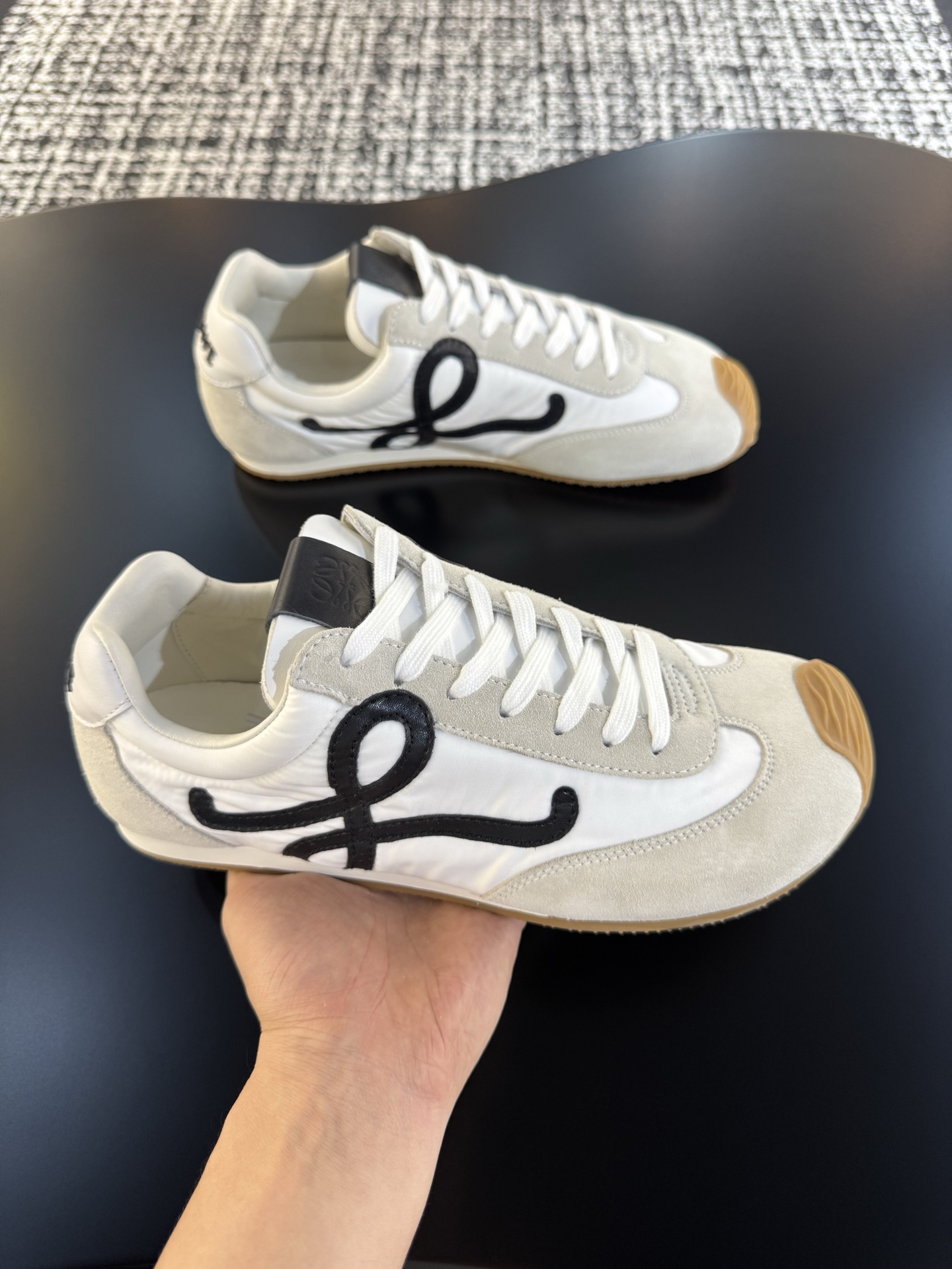Bagsaaa L0ew* Ballet Runner 2.0 in nylon and calfskin white & black