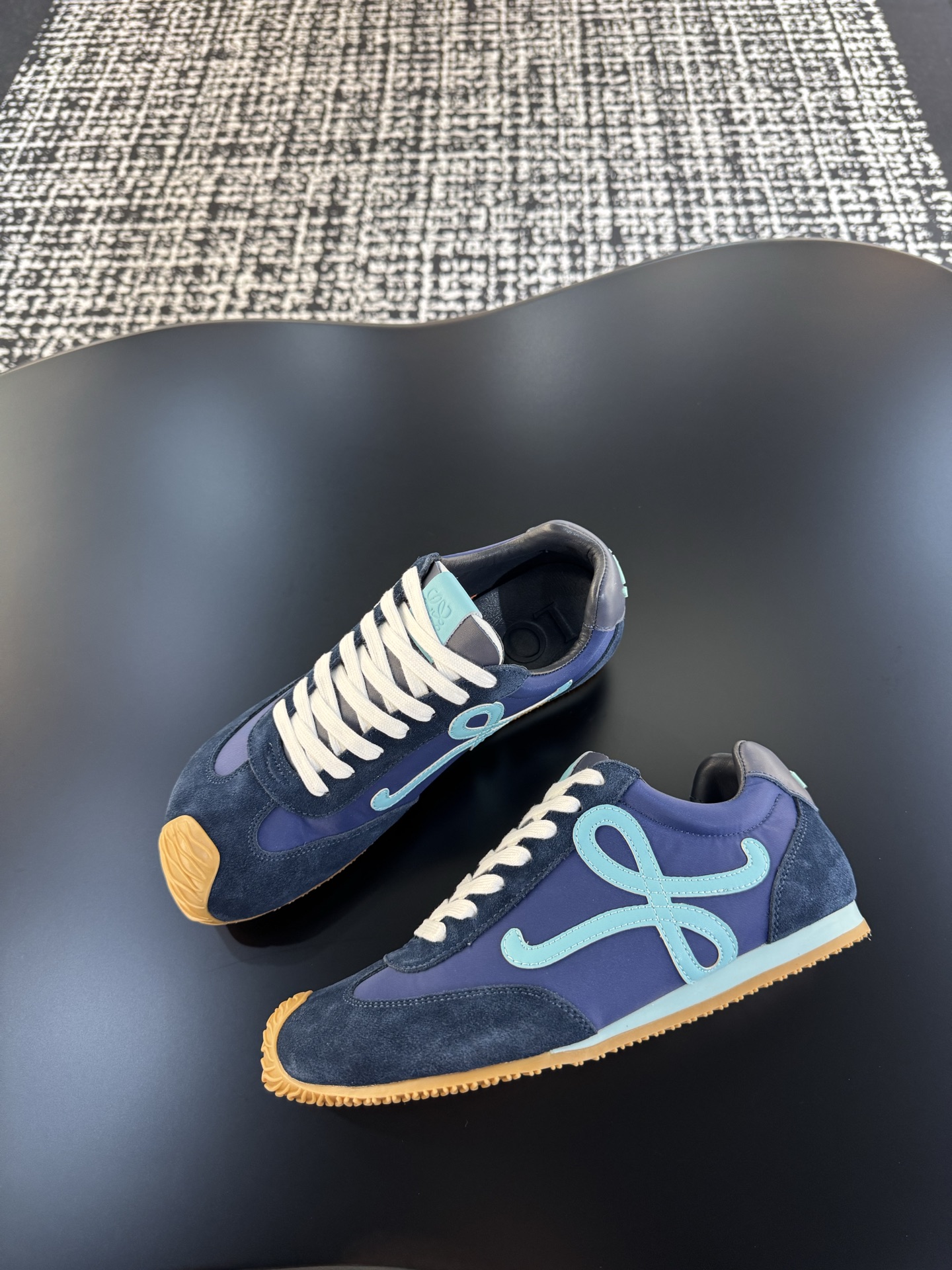 Bagsaaa L0ew* Ballet Runner 2.0 in nylon and calfskin blue