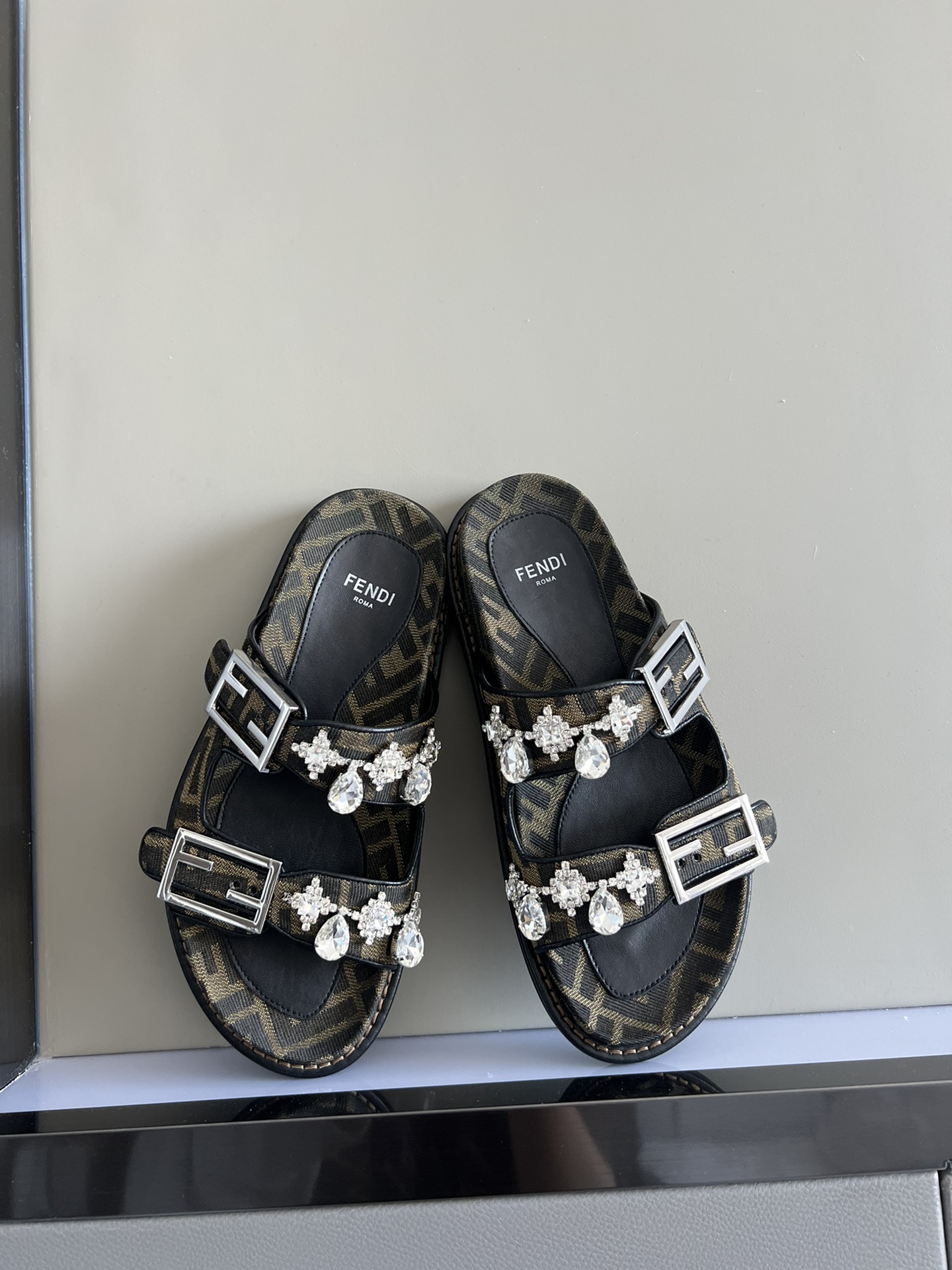Bagsaaa F**di Crystal Buckle Slides with Logo Print