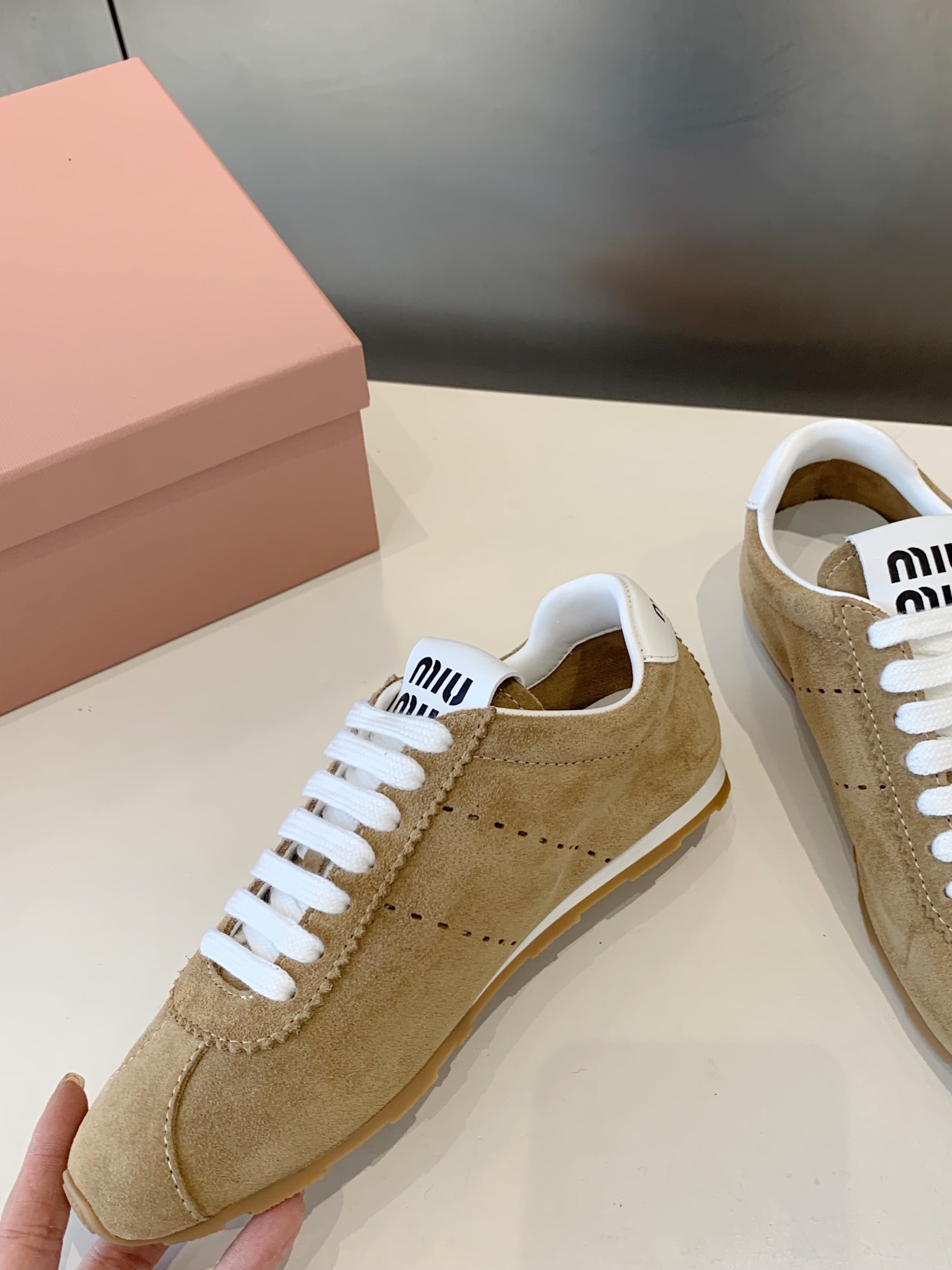 Bagsaaa Miu Miu Plume suede sneakers beige