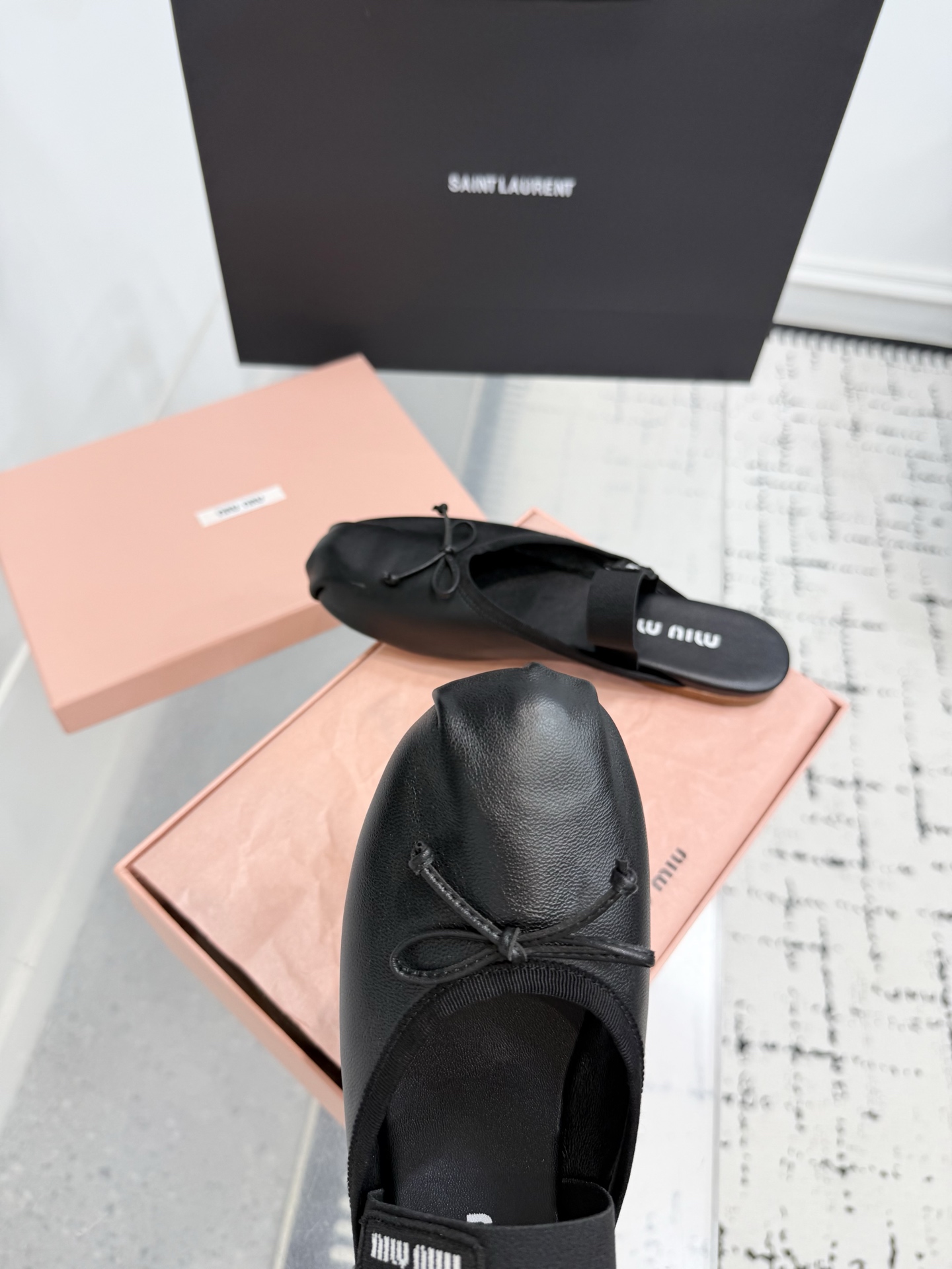 Bagsaaa Miu Miu Leather ballerina mules black
