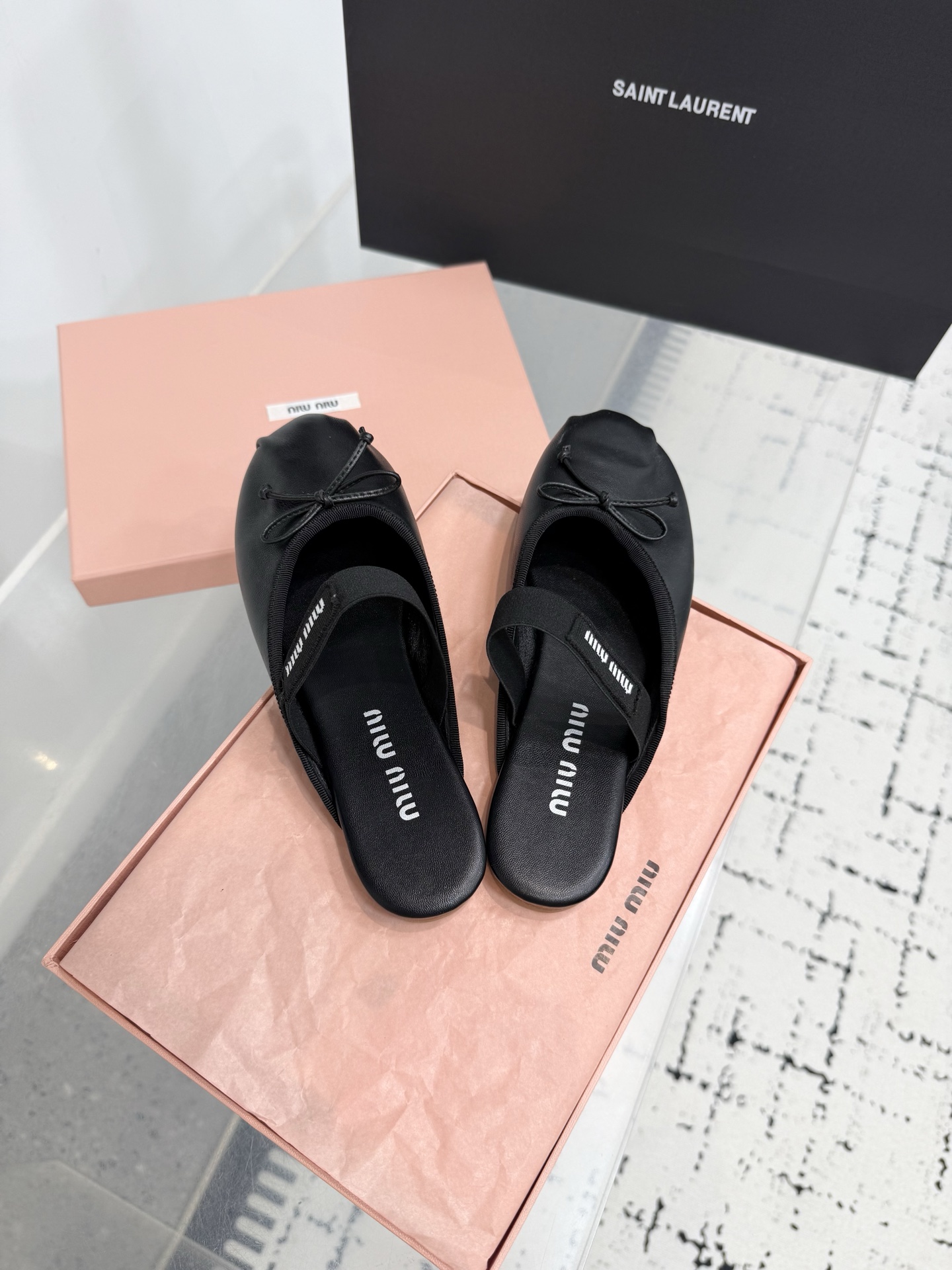 Bagsaaa Miu Miu Leather ballerina mules black
