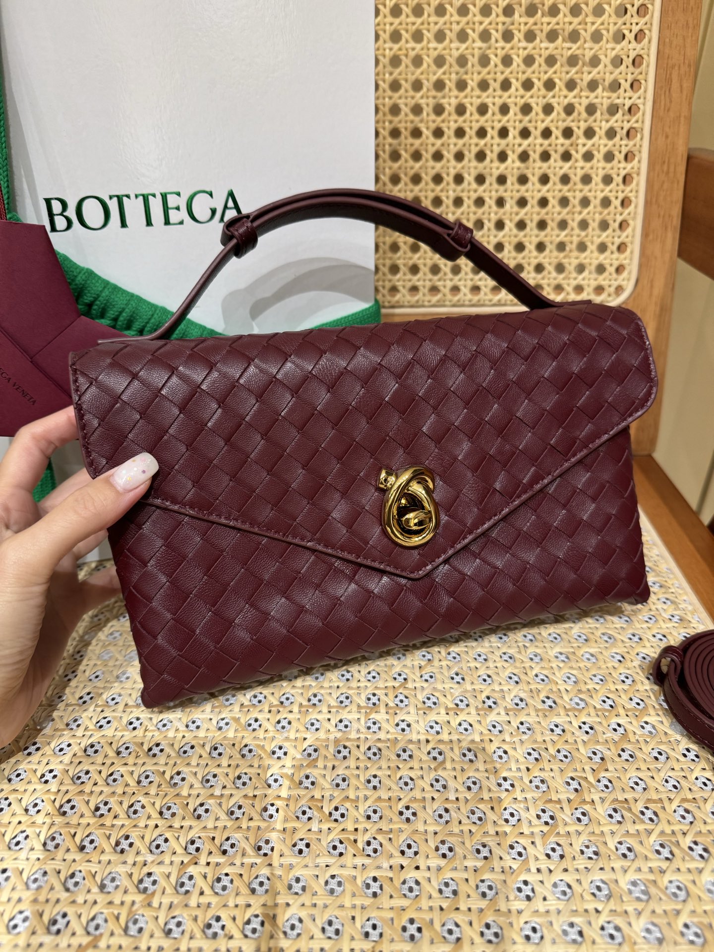 Bagsaaa B0tt*ga Ven*ta Knot Lock 817191 dark red - 25cm