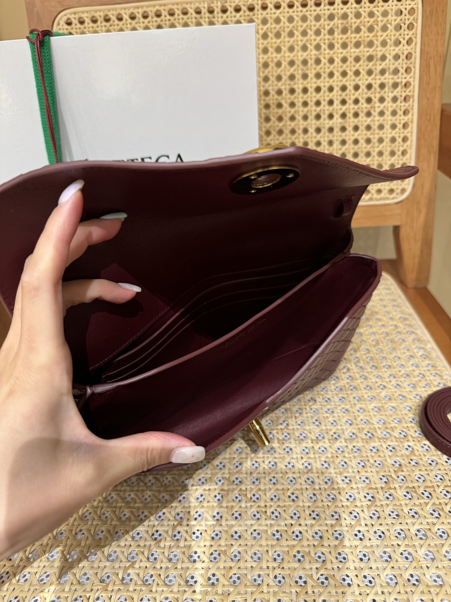 Bagsaaa B0tt*ga Ven*ta Knot Lock 817191 dark red - 25cm