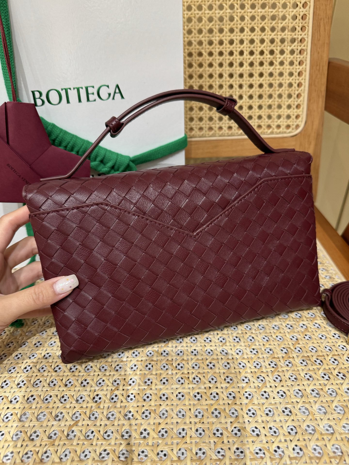Bagsaaa B0tt*ga Ven*ta Knot Lock 817191 dark red - 25cm