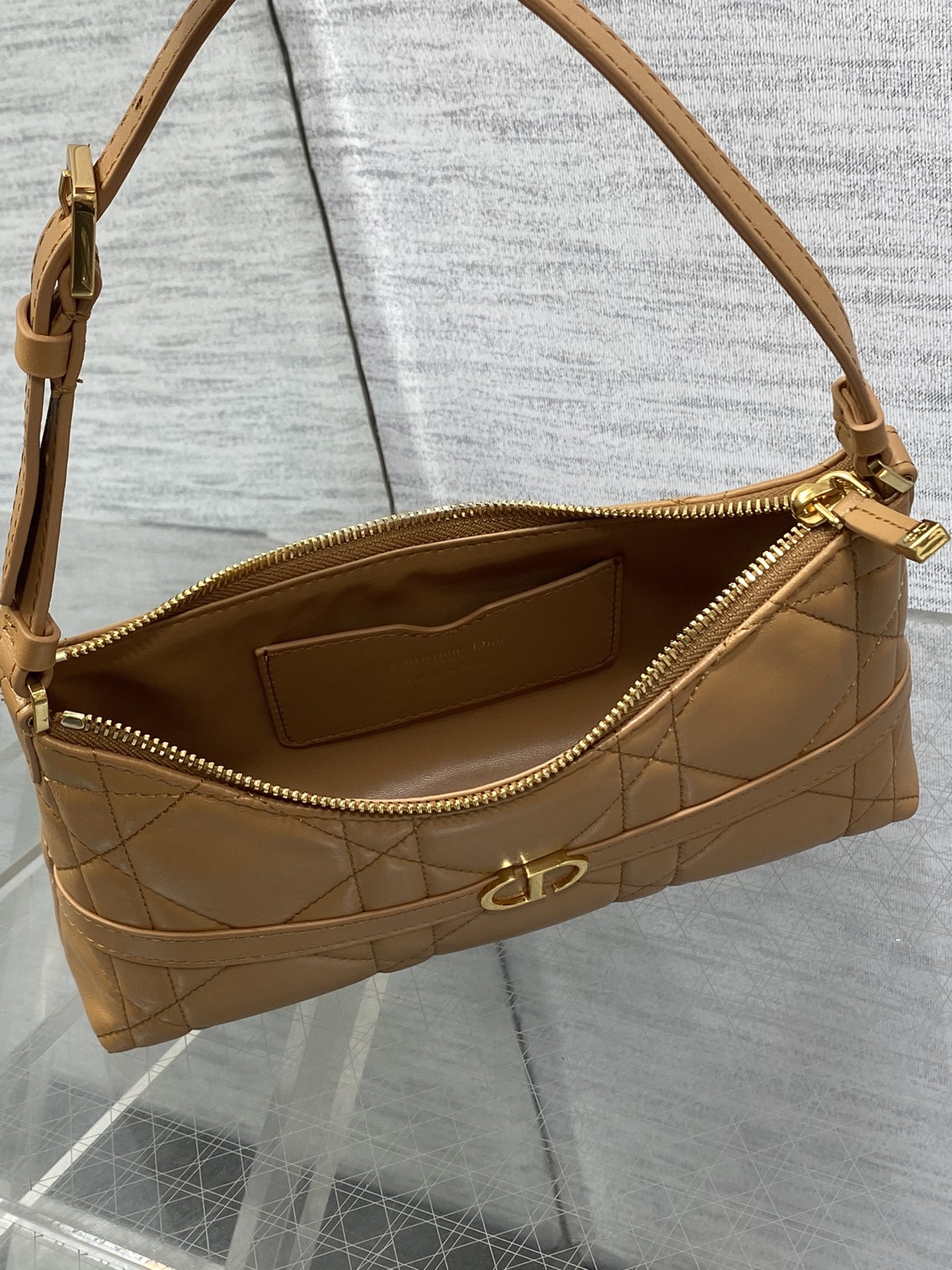 Bagsaaa D10r Miss Caro Cigale Mini Bag Light Gold-Tone Macrocannage Lambskin - 24cm