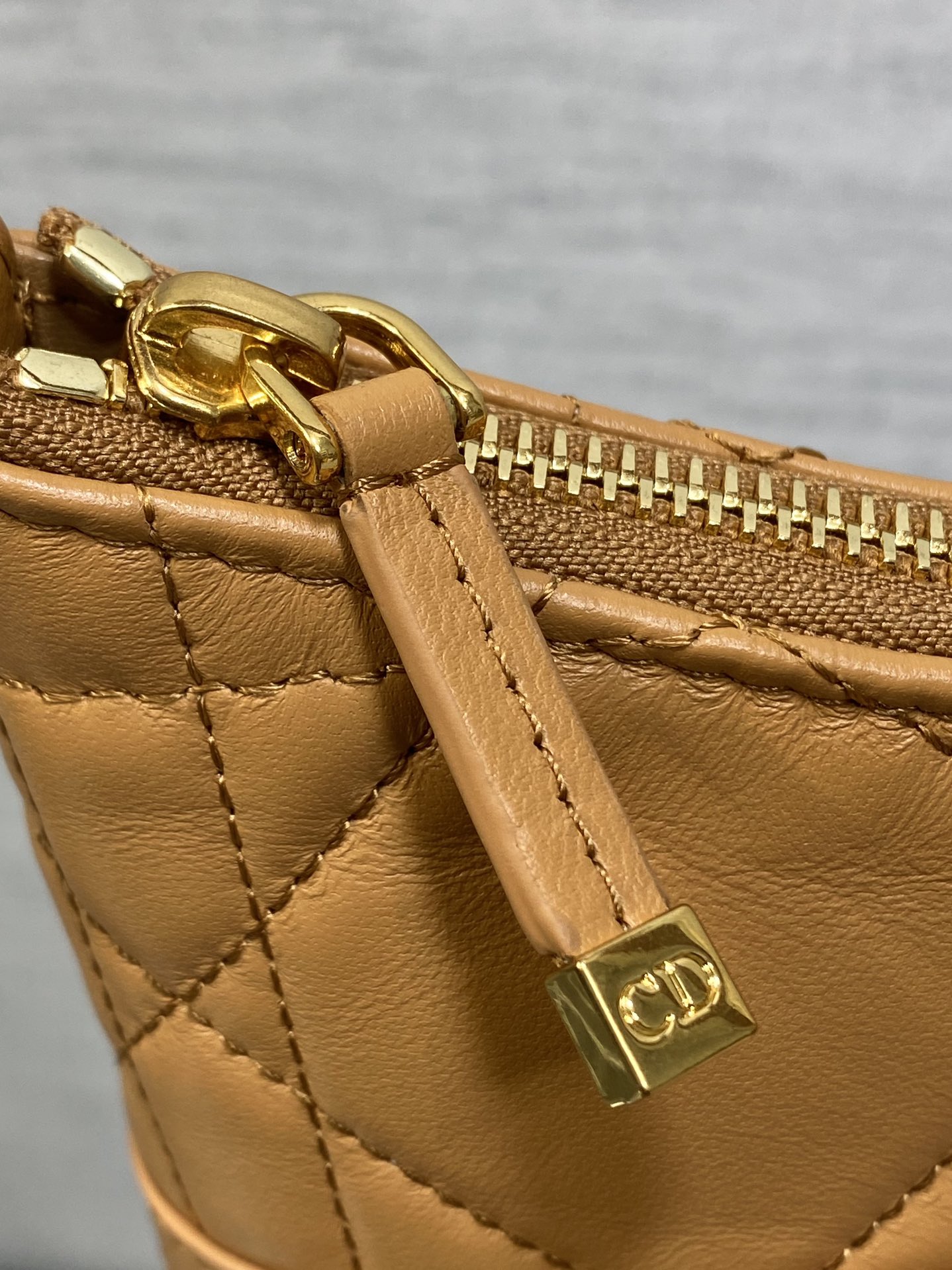 Bagsaaa D10r Miss Caro Cigale Mini Bag Light Gold-Tone Macrocannage Lambskin - 24cm