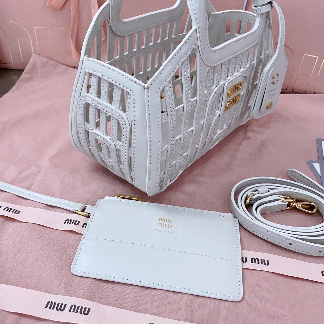 Bagsaaa Miu Miu Leather basket 5BA294 white - 24cm