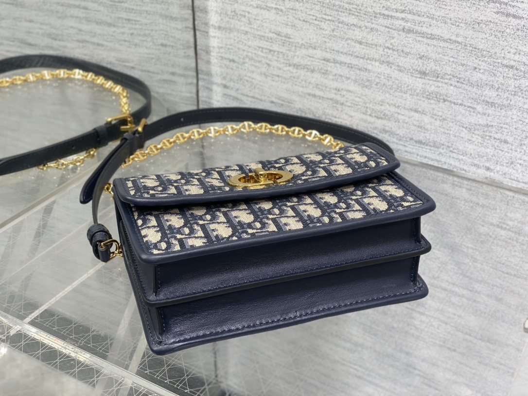 Bagsaaa D10r Miss Caro Mini Bag Blue D10r Oblique Jacquard - 18cm