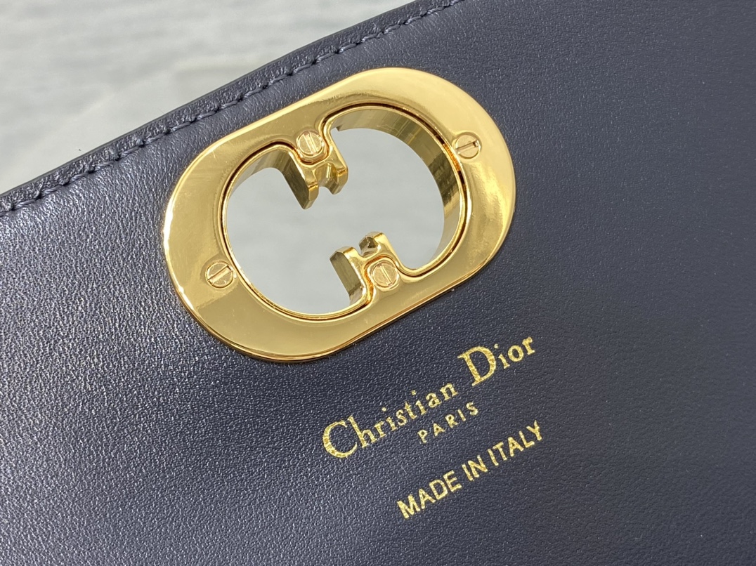 Bagsaaa D10r Miss Caro Pouch with Chain Blue D10r Oblique Jacquard and Smooth Calfskin - 19cm