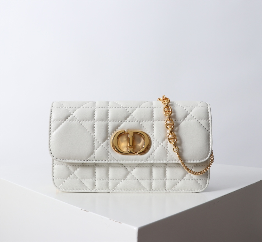 Bagsaaa D10r Miss Caro Pouch with Chain Latte Macrocannage Lambskin - 19cm