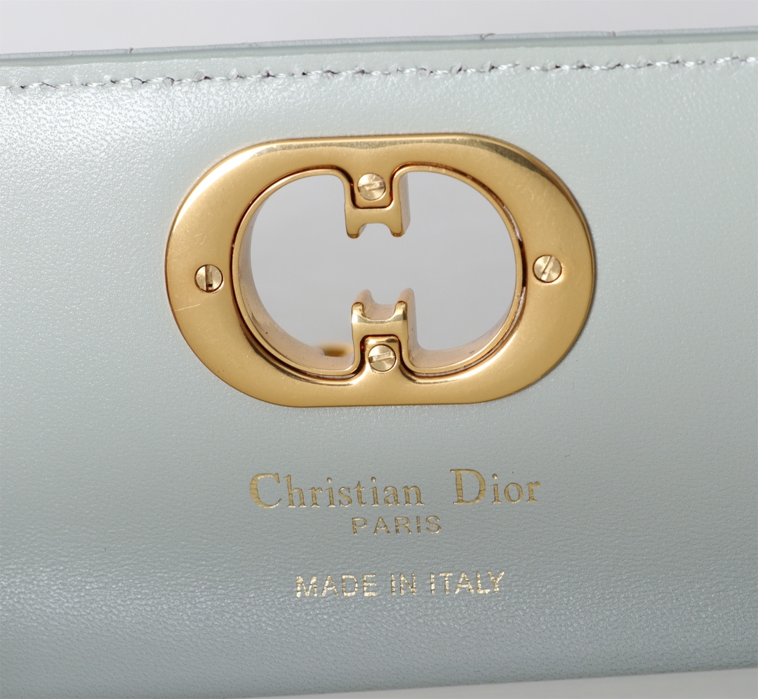Bagsaaa D10r Miss Caro Pouch with Chain Pistachio Green Macrocannage Lambskin - 19cm