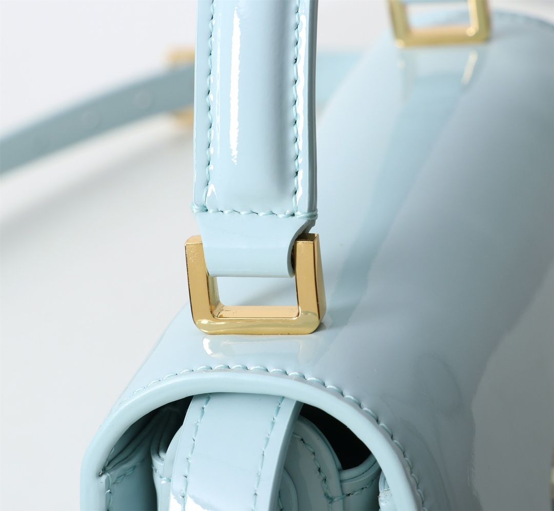 Bagsaaa D10r Small 30 Montaigne Avenue Top Handle Bag Pale Blue Patent Calfskin - 19cm