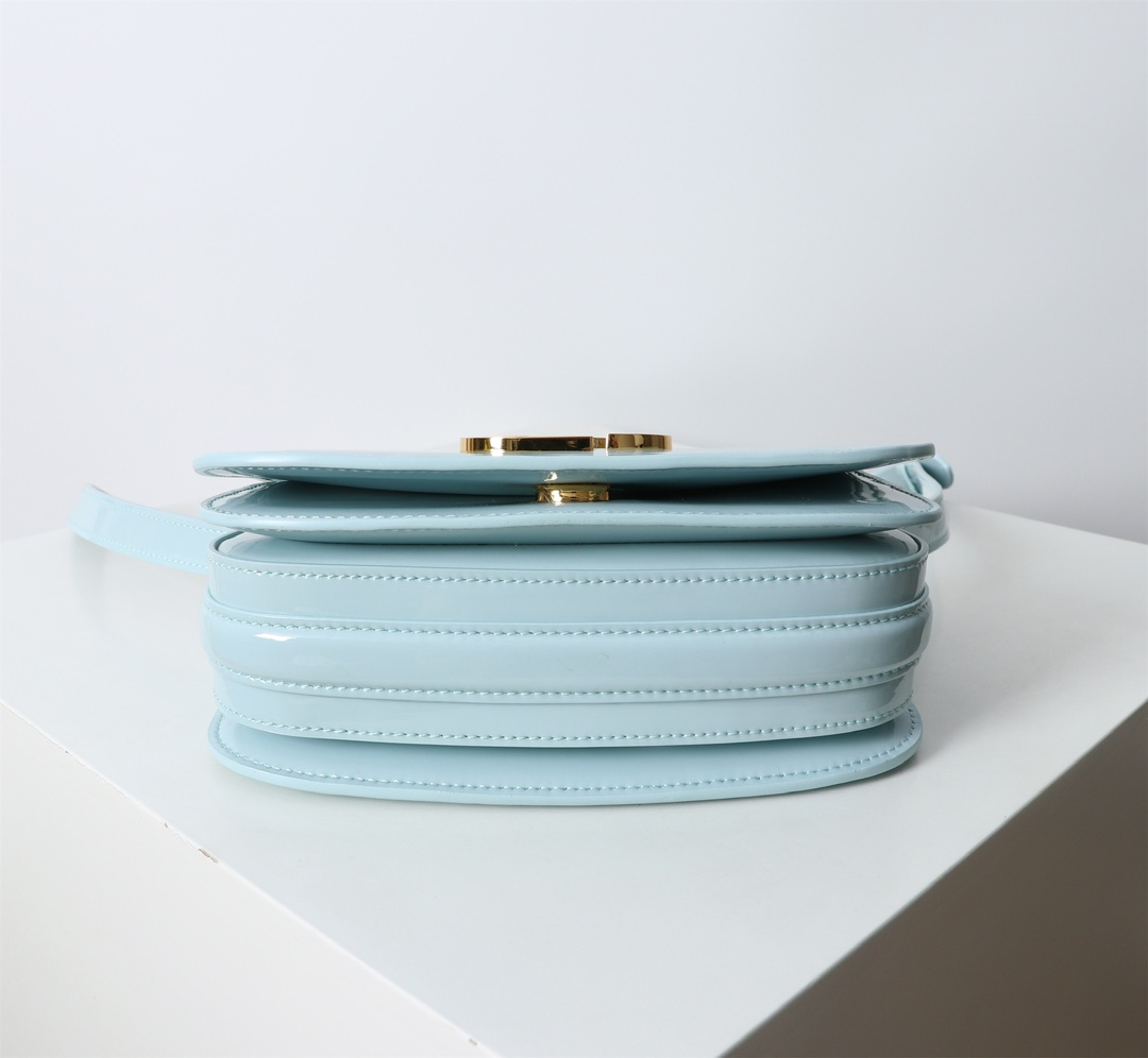 Bagsaaa D10r Small 30 Montaigne Avenue Top Handle Bag Pale Blue Patent Calfskin - 19cm