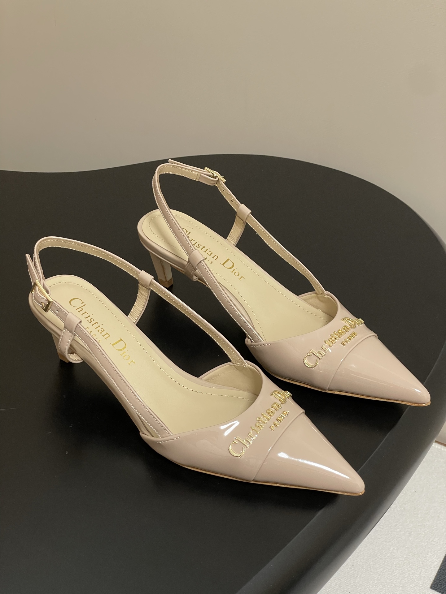 Bagsaaa My D10r Slingback Pump Beige Patent Calfskin 5cm