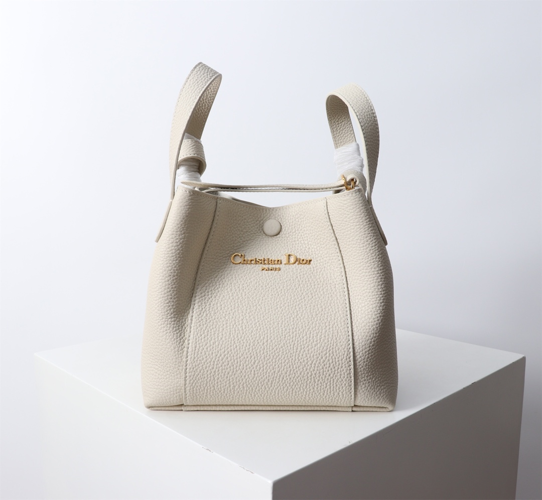 Bagsaaa D10r Small Signature Bucket Bag Latte Grained Calfskin - 21cm