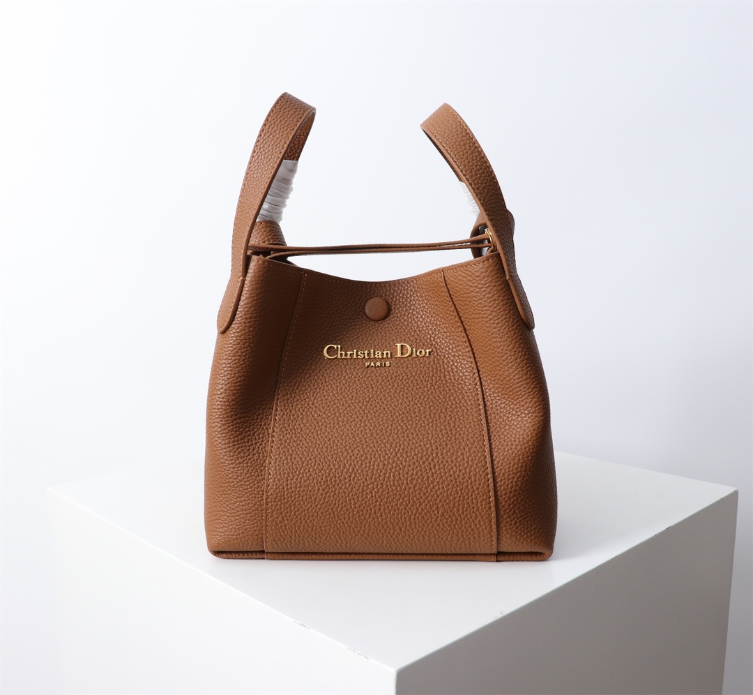 Bagsaaa D10r Small Signature Bucket Bag Brown Grained Calfskin - 21cm