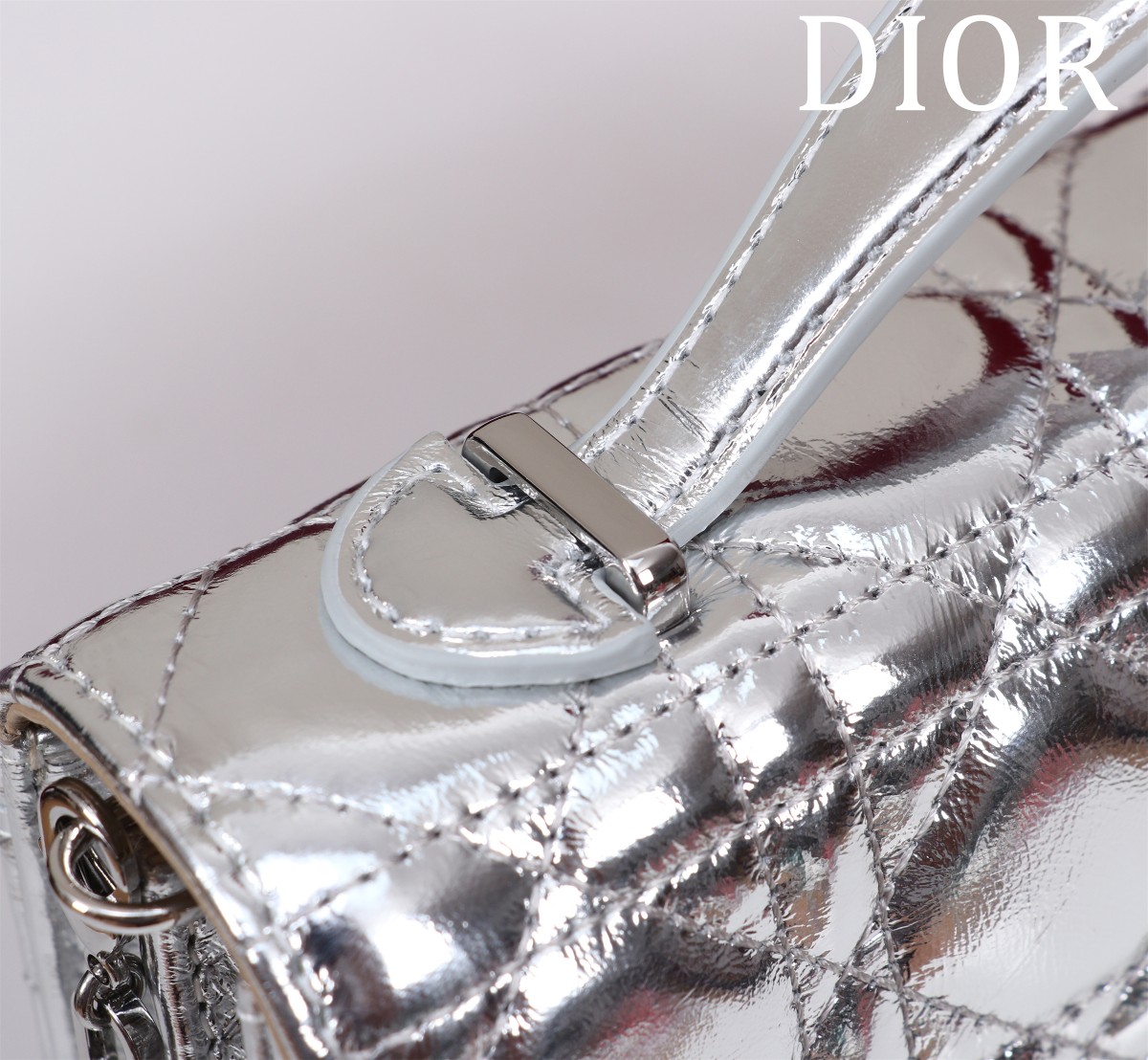 Bagsaaa My D10r Mini Bag Iridescent Metallic Silver-Tone Cannage Lambskin - 21cm