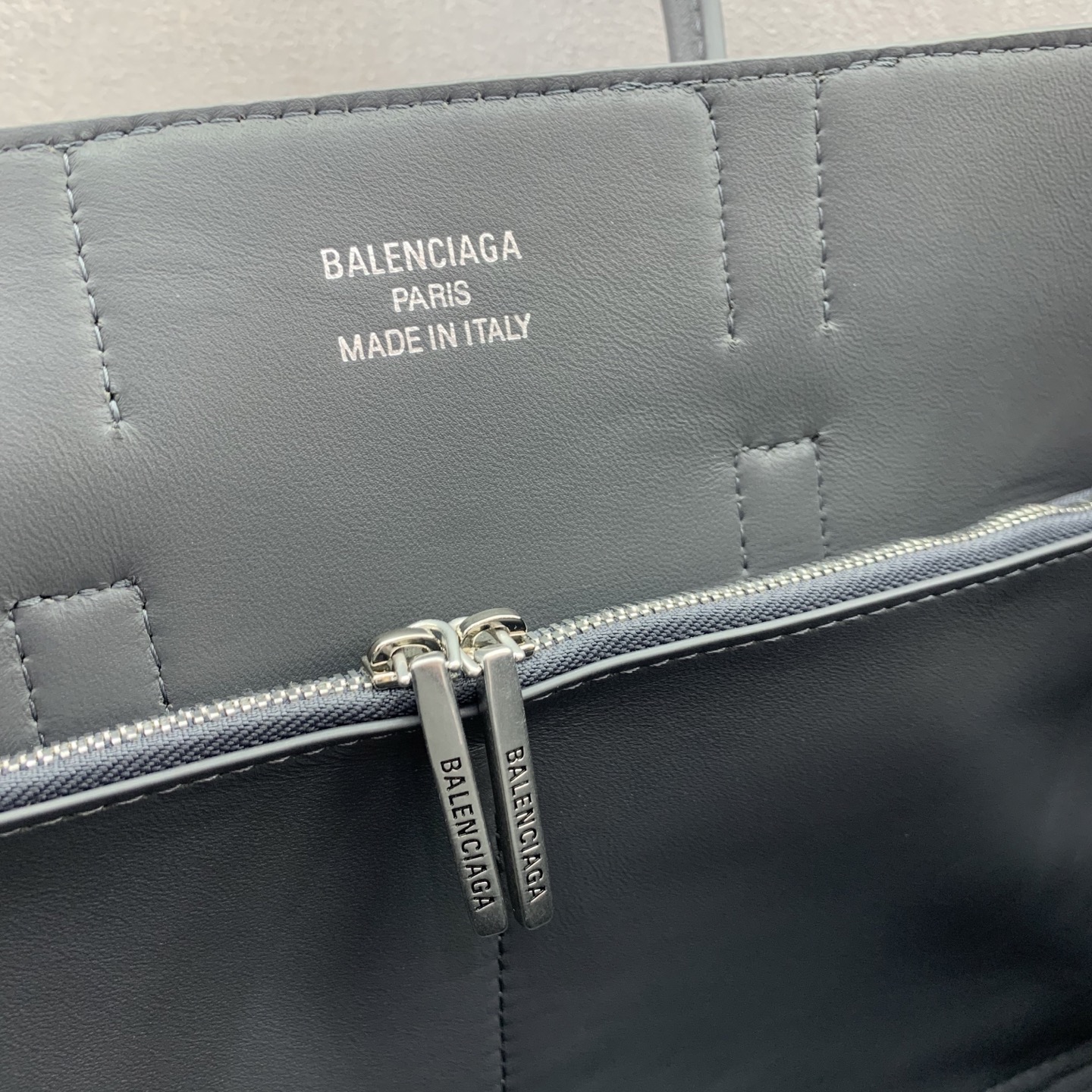 Bagsaaa Ba1en*iaga Bel Air Carry All Bag Small in black smooth calfskin & silver - 30cm
