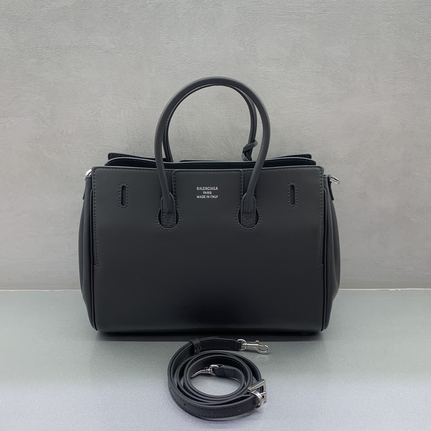 Bagsaaa Ba1en*iaga Bel Air Carry All Bag Small in black smooth calfskin & silver - 30cm