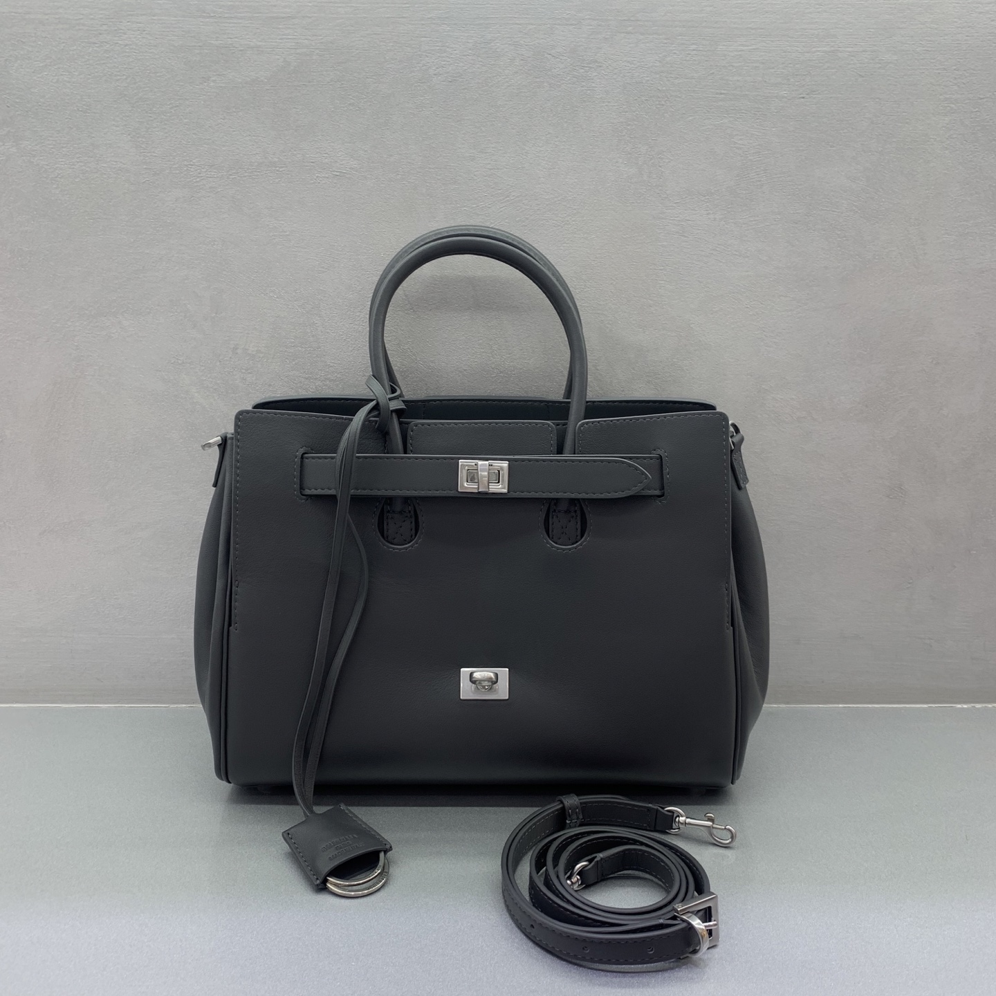 Bagsaaa Ba1en*iaga Bel Air Carry All Bag Medium in black smooth calfskin & silver - 37cm