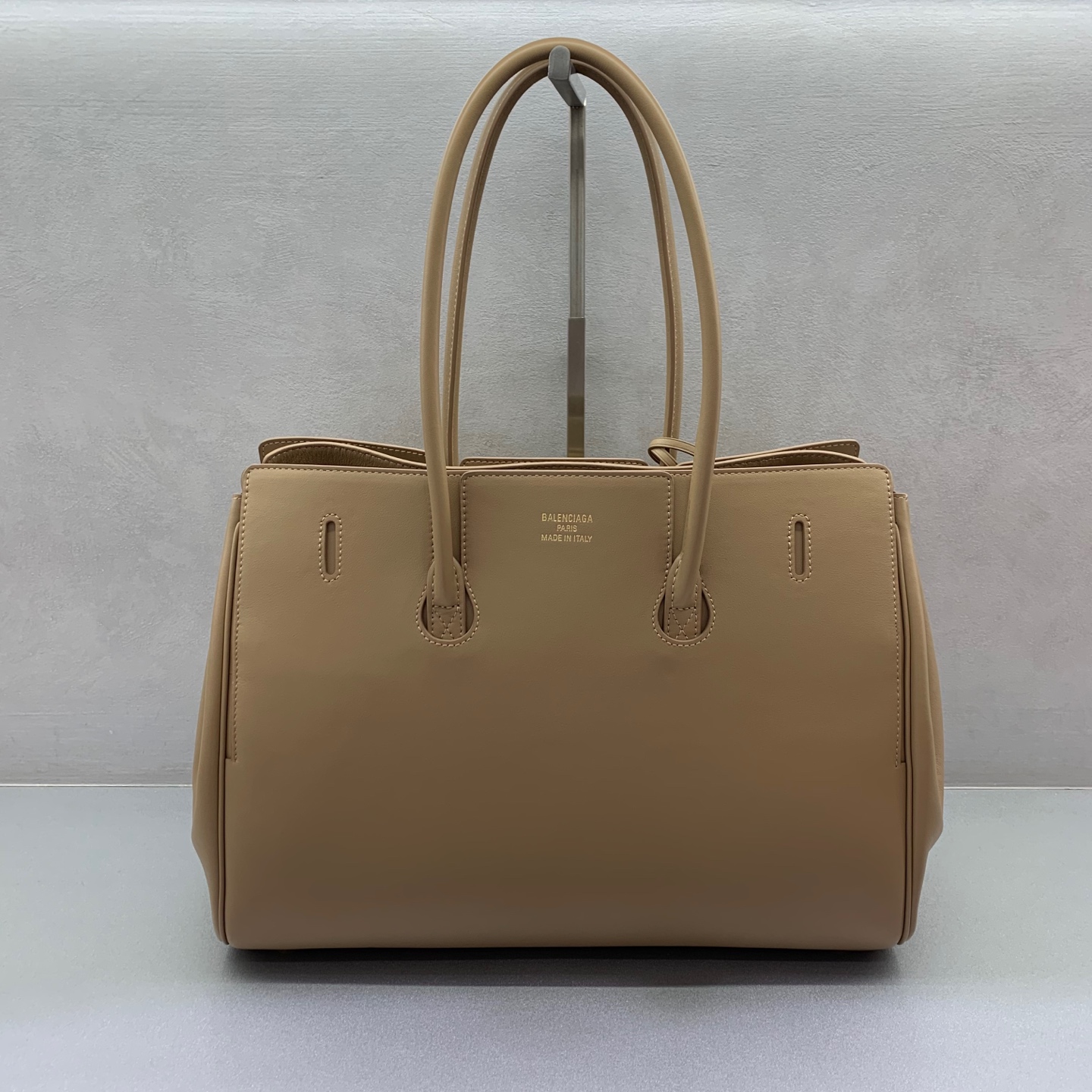 Bagsaaa Ba1en*iaga Bel Air Carry All Bag Medium in beige smooth calfskin - 37cm