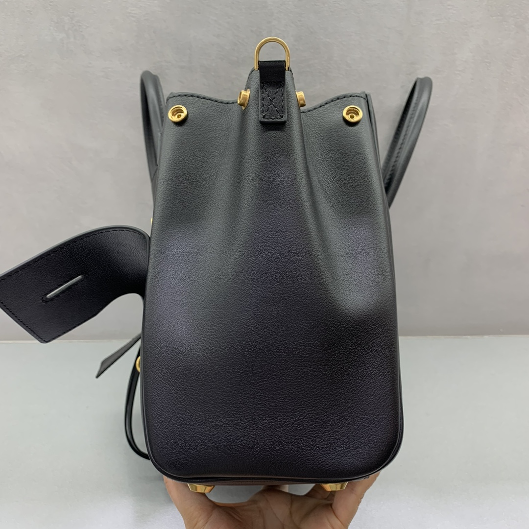 Bagsaaa Ba1en*iaga Bel Air Carry All Bag Small in black smooth calfskin - 30cm
