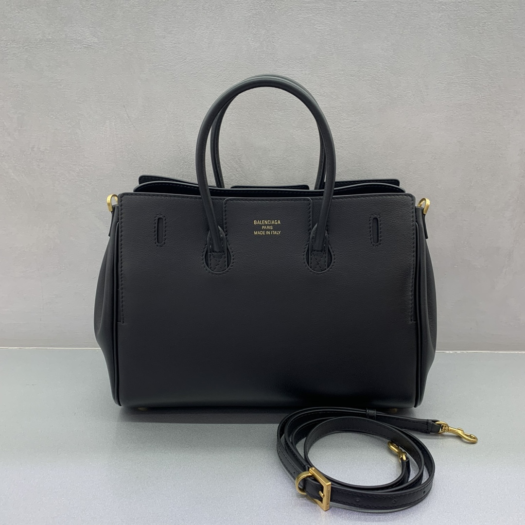 Bagsaaa Ba1en*iaga Bel Air Carry All Bag Small in black smooth calfskin - 30cm