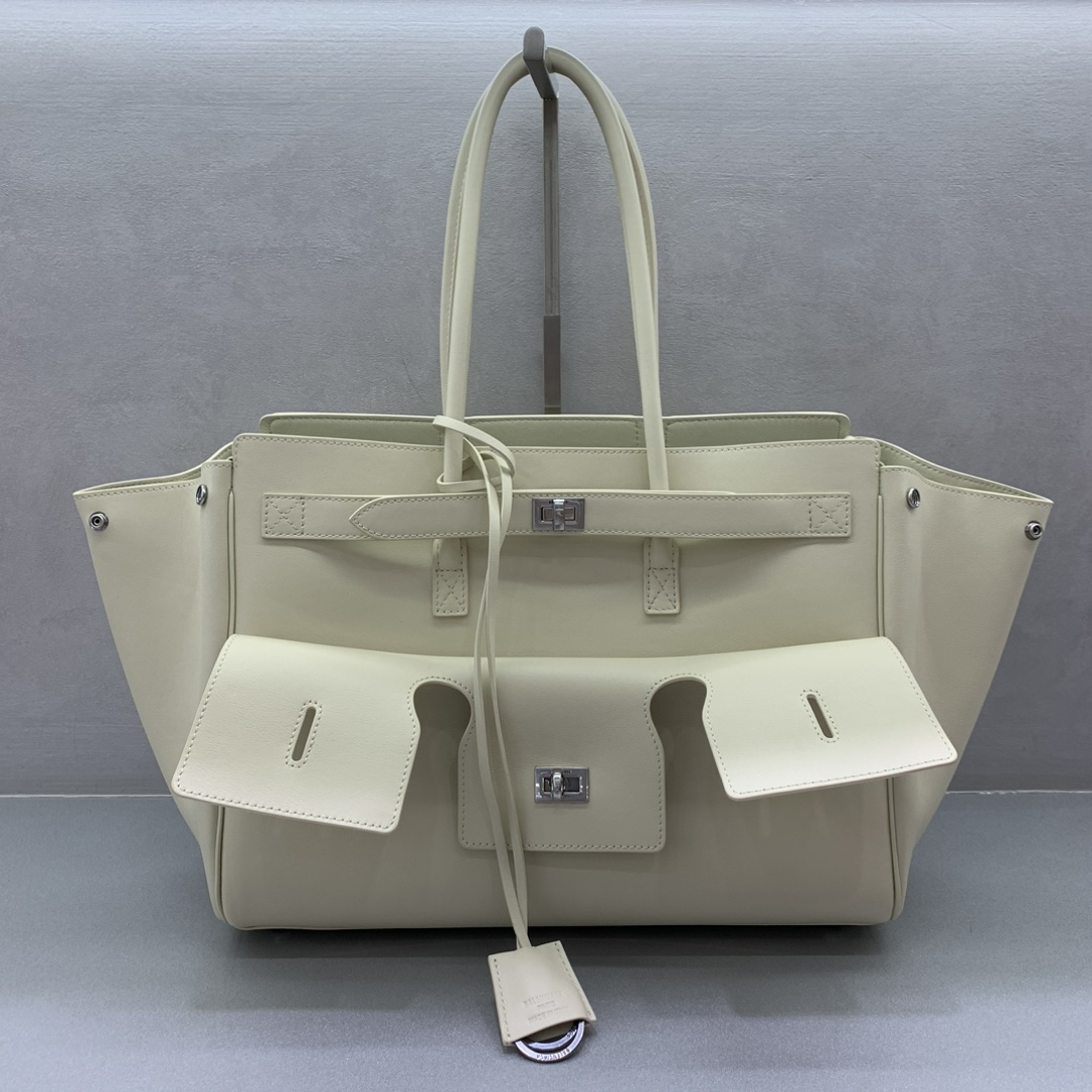Bagsaaa Ba1en*iaga Bel Air Carry All Bag Medium in soya smooth calfskin & silver - 37cm
